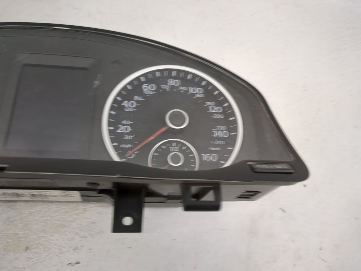 2014 Volkswagen Tiguan Instrument Cluster Speedometer Gauges P/N:5N0920973E VD1-04803.04, 1473909560, A2C53434500 Miles: Fit