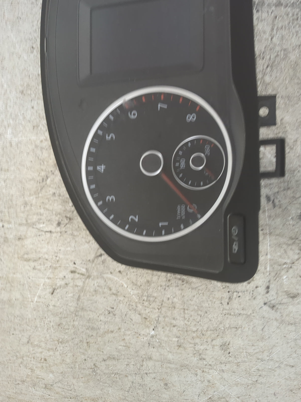 2014 Volkswagen Tiguan Instrument Cluster Speedometer Gauges P/N:5N0920973E Miles: Fits OEM Used Auto Parts - Oemusedautopar