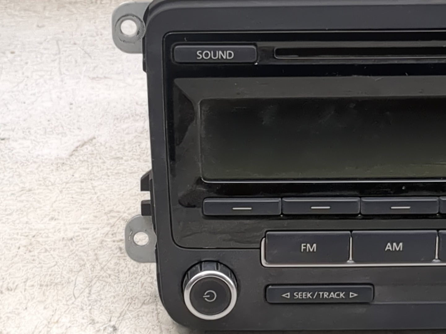 2009-2017 Volkswagen Tiguan Radio AM FM Cd Player Receiver Replacement P/N:28352656 5N0 035 164 D Fits OEM Used Auto Parts -
