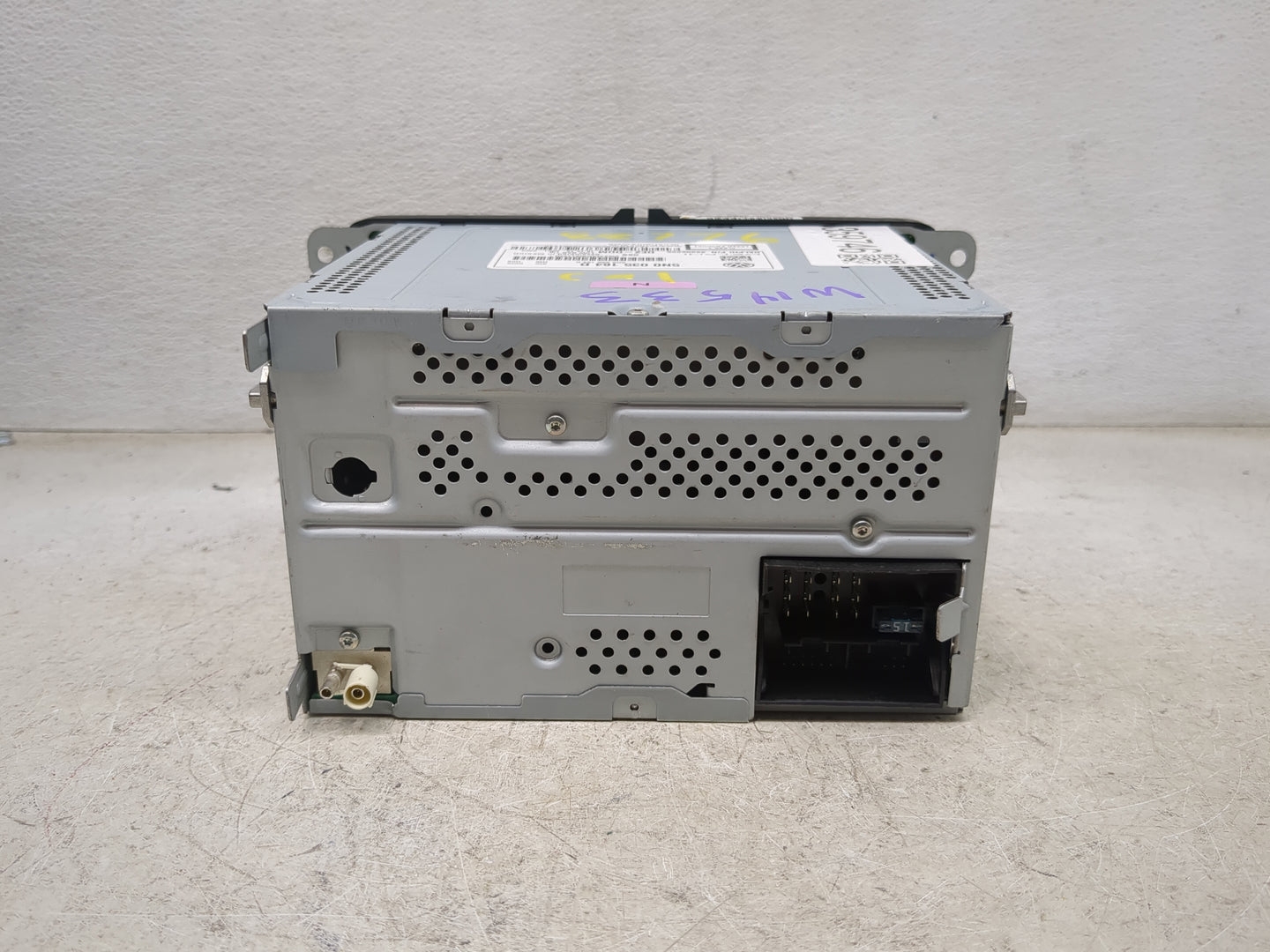 2009-2017 Volkswagen Tiguan Radio AM FM Cd Player Receiver Replacement P/N:28352656 5N0 035 164 D Fits OEM Used Auto Parts -