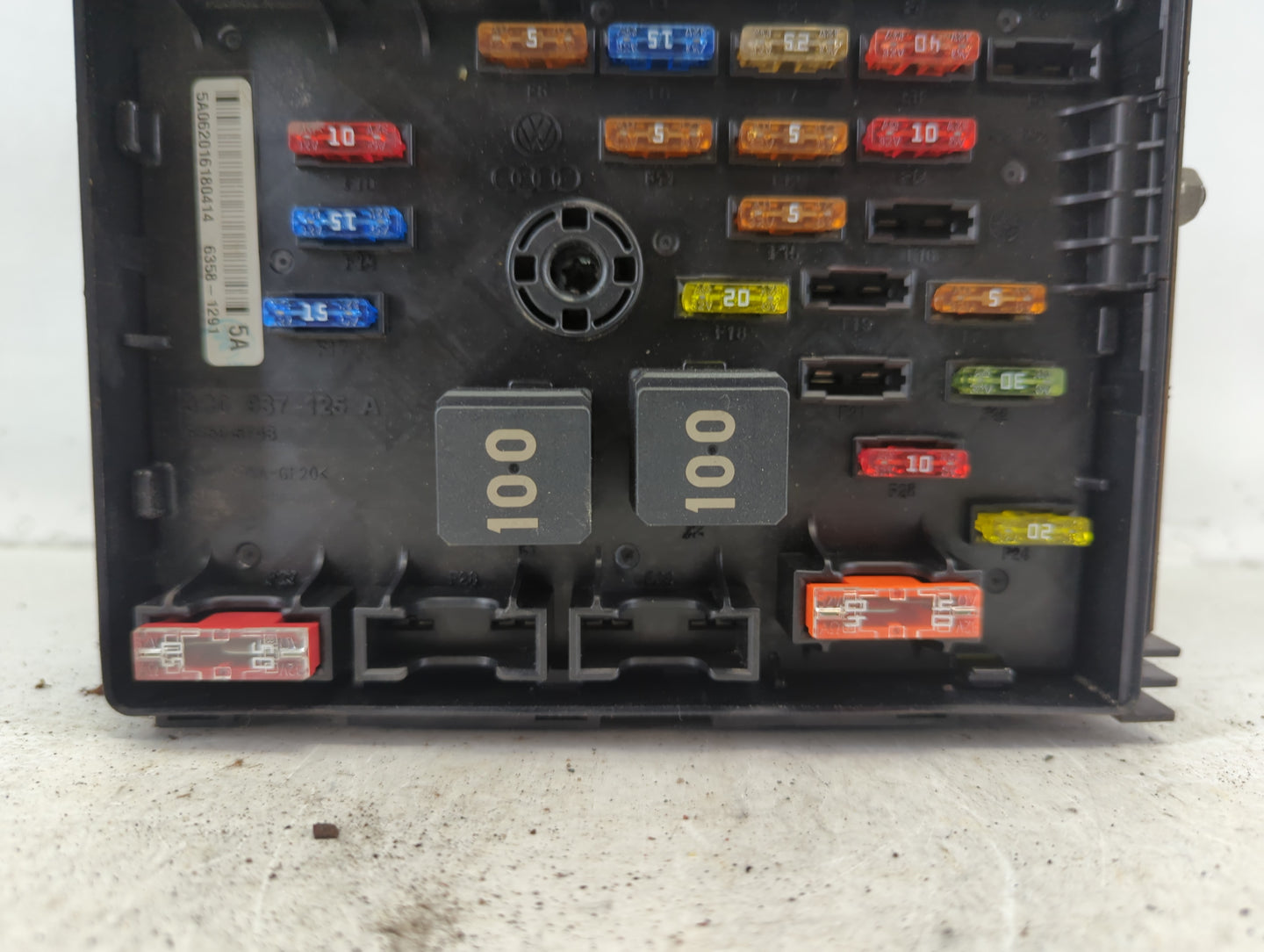 2012-2018 Volkswagen Tiguan Fusebox Fuse Box Panel Relay Module P/N:6358-1291 Fits OEM Used Auto Parts - Oemusedautoparts1.c