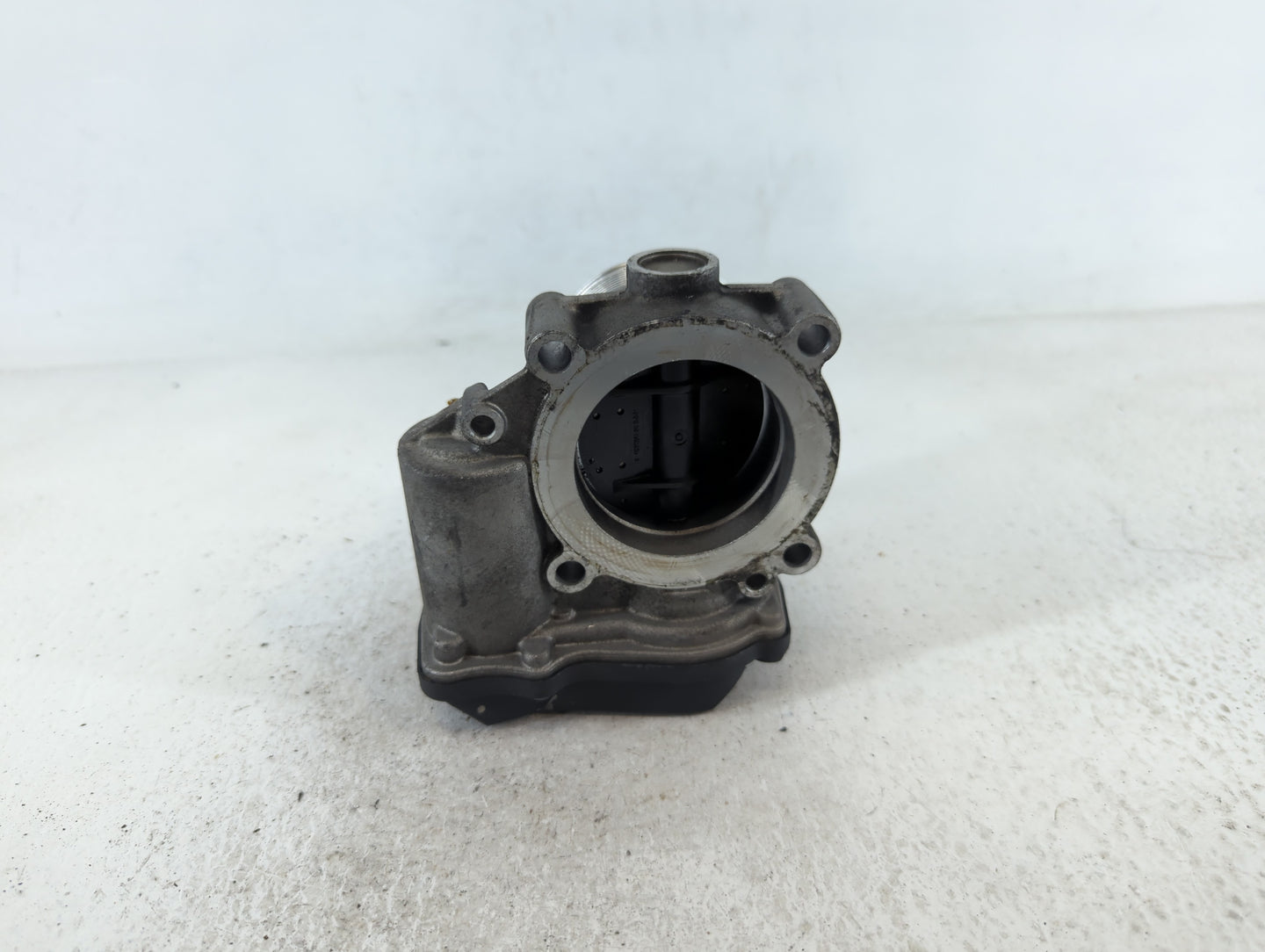 2009-2018 Volkswagen Tiguan Throttle Body P/N:A2C82494100 06F 133 062 T Fits OEM Used Auto Parts - Oemusedautoparts1.com
