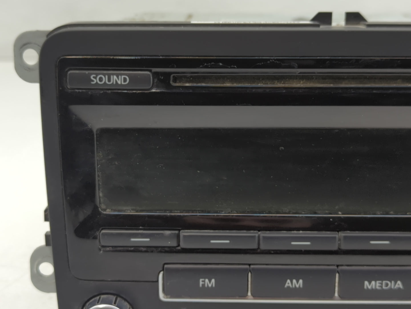 2009-2017 Volkswagen Tiguan Radio AM FM Cd Player Receiver Replacement P/N:5N0 035 164 D Fits OEM Used Auto Parts - Oemuseda