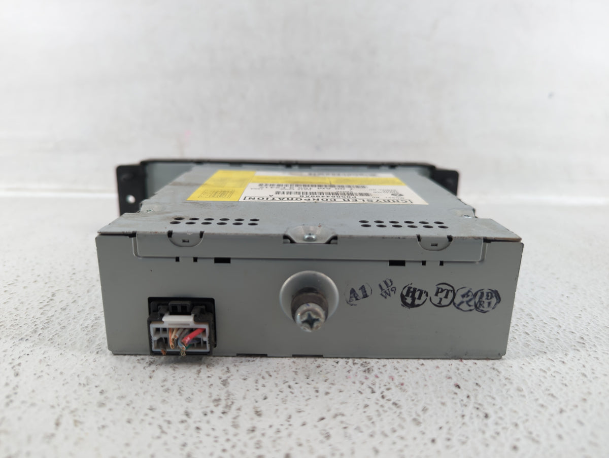 2012-2014 Volkswagen Routan Am Fm Cd Player Radio Receiver 510722 - Oemusedautoparts1.com