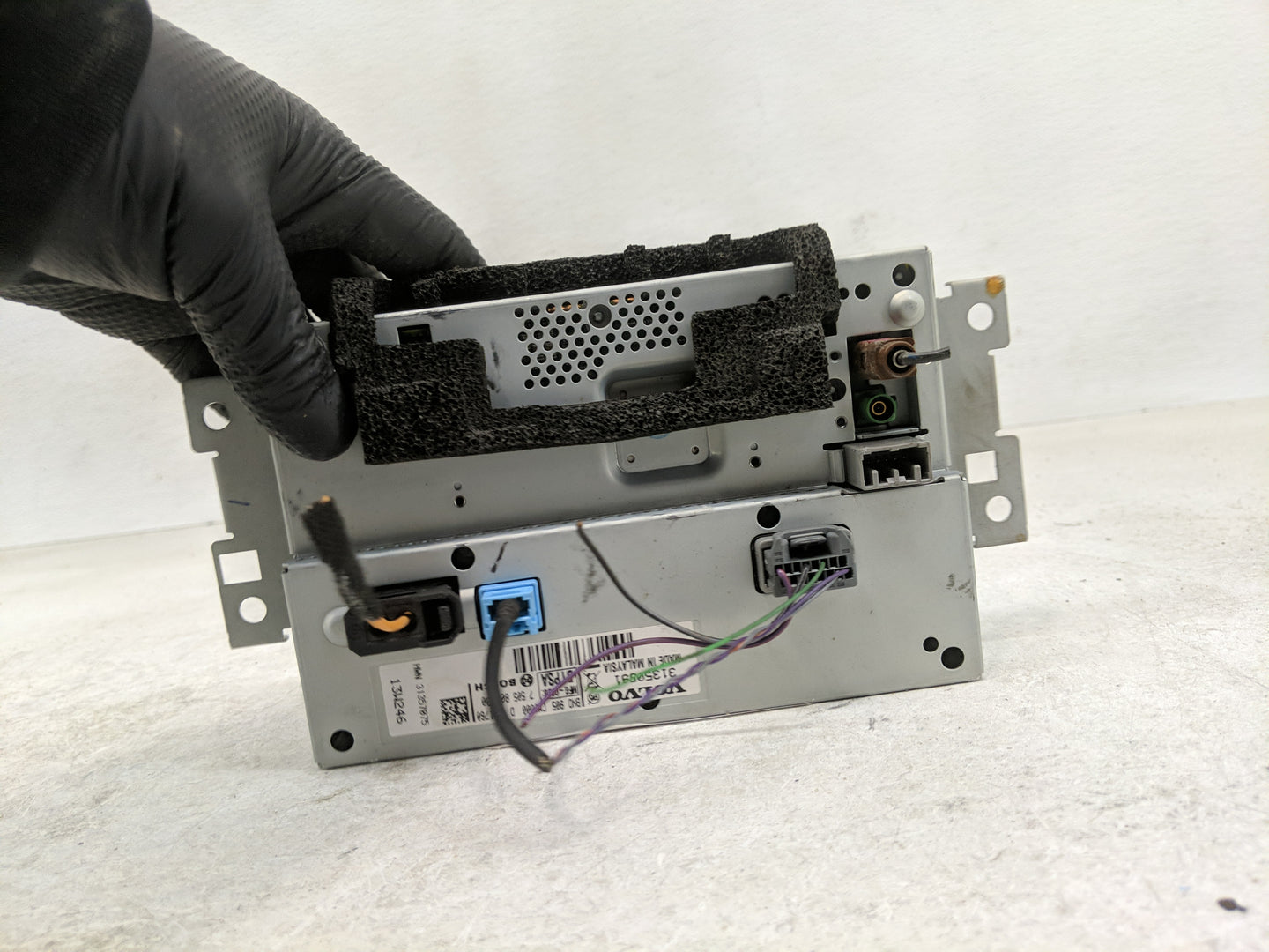 2014 Volvo S60 Radio AM FM Cd Player Receiver Replacement Fits OEM Used Auto Parts - Oemusedautoparts1.com