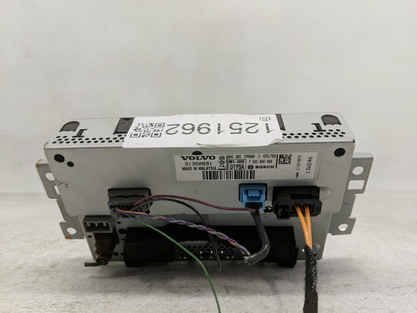 2014 Volvo S60 Radio AM FM Cd Player Receiver Replacement Fits OEM Used Auto Parts - Oemusedautoparts1.com