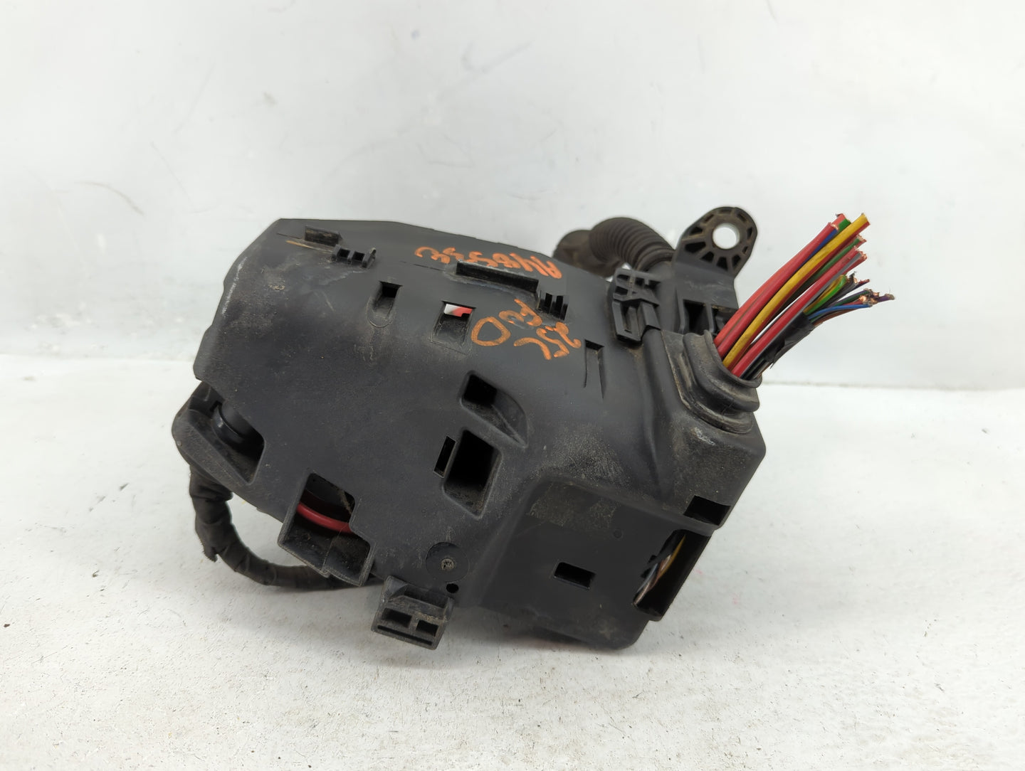 2012-2014 Volvo S60 Fusebox Fuse Box Panel Relay Module P/N:31346538 Fits Fits 2011 2012 2013 2014 OEM Used Auto Parts - Oem
