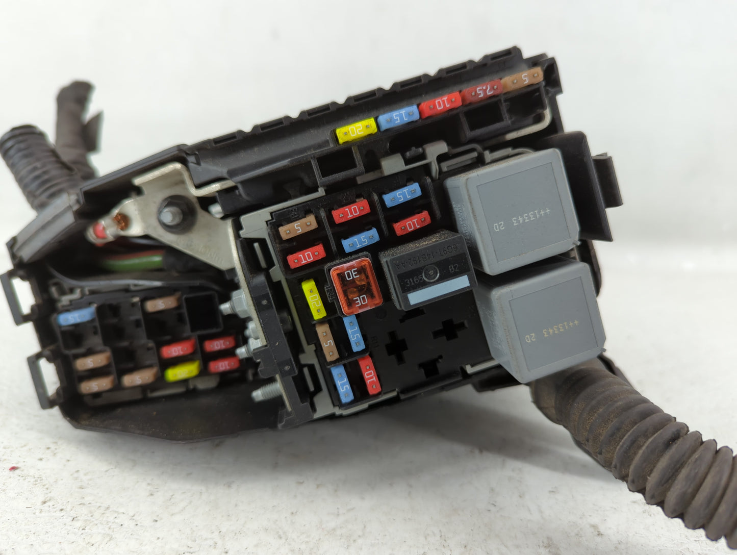 2014-2018 Volvo S60 Fusebox Fuse Box Panel Relay Module P/N:30644652 Fits Fits 2012 2014 2015 2016 2017 2018 OEM Used Auto P