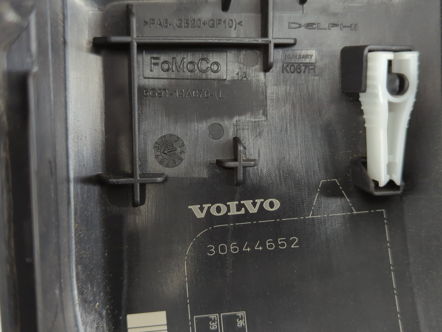 2014-2018 Volvo S60 Fusebox Fuse Box Panel Relay Module P/N:30644652 Fits Fits 2012 2014 2015 2016 2017 2018 OEM Used Auto P