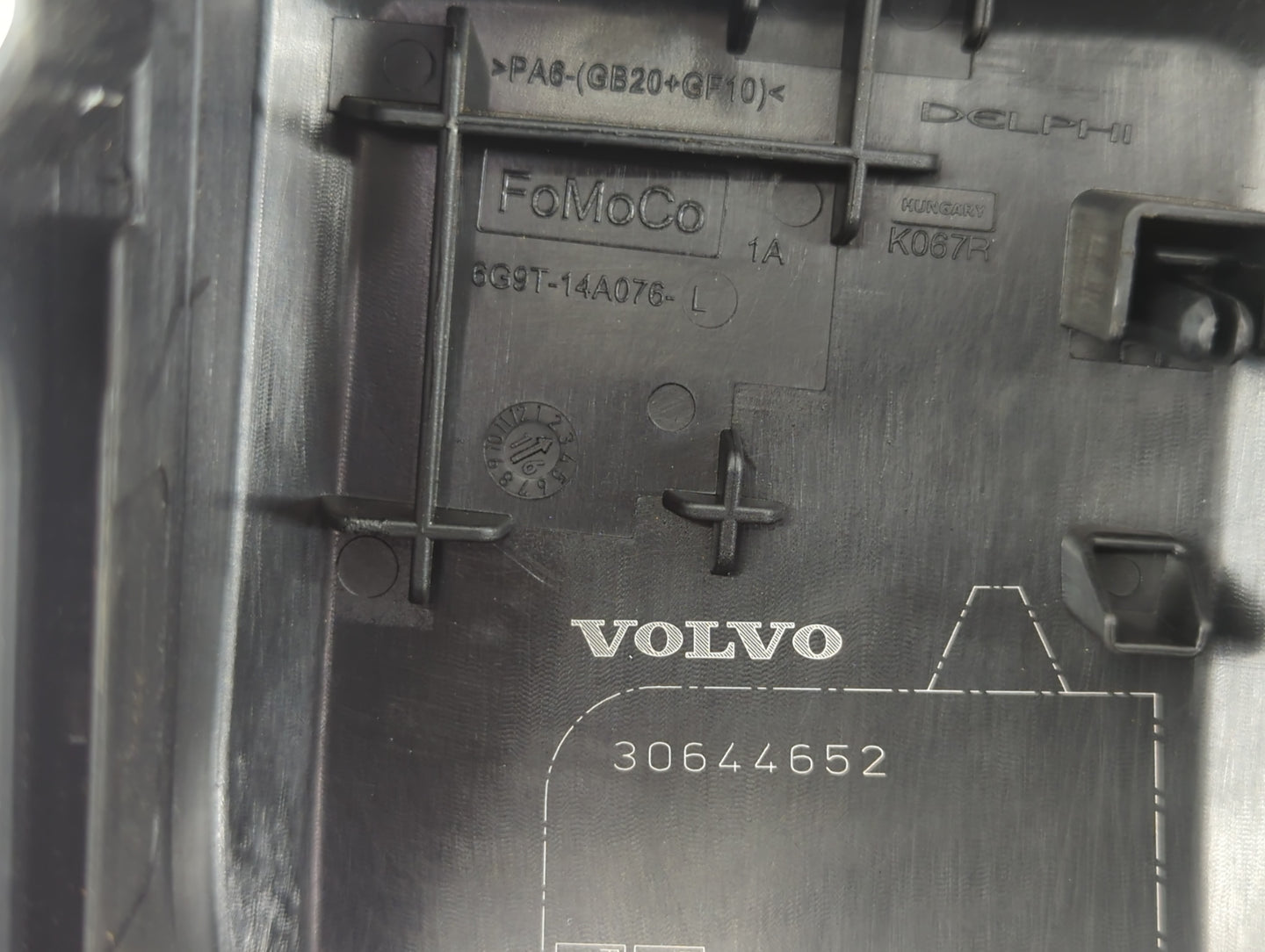 2014-2018 Volvo S60 Fusebox Fuse Box Panel Relay Module P/N:30644652 Fits Fits 2012 2014 2015 2016 2017 2018 OEM Used Auto P
