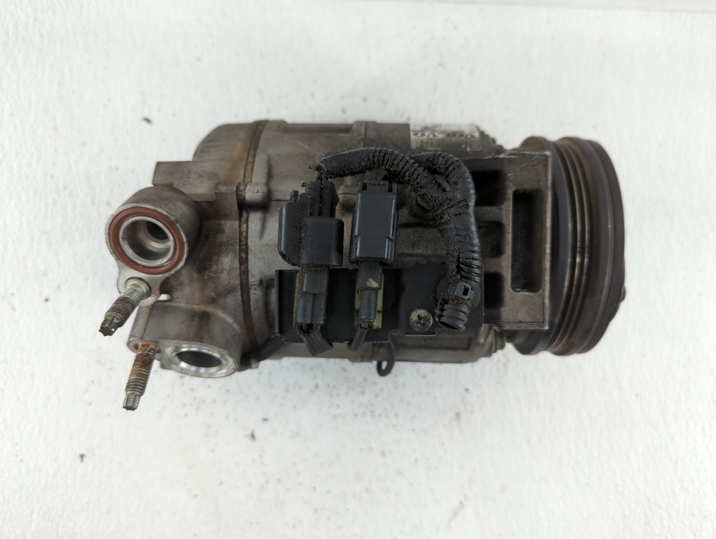 2014 Volvo V60 Air Conditioning A/c Ac Compressor Oem - Oemusedautoparts1.com
