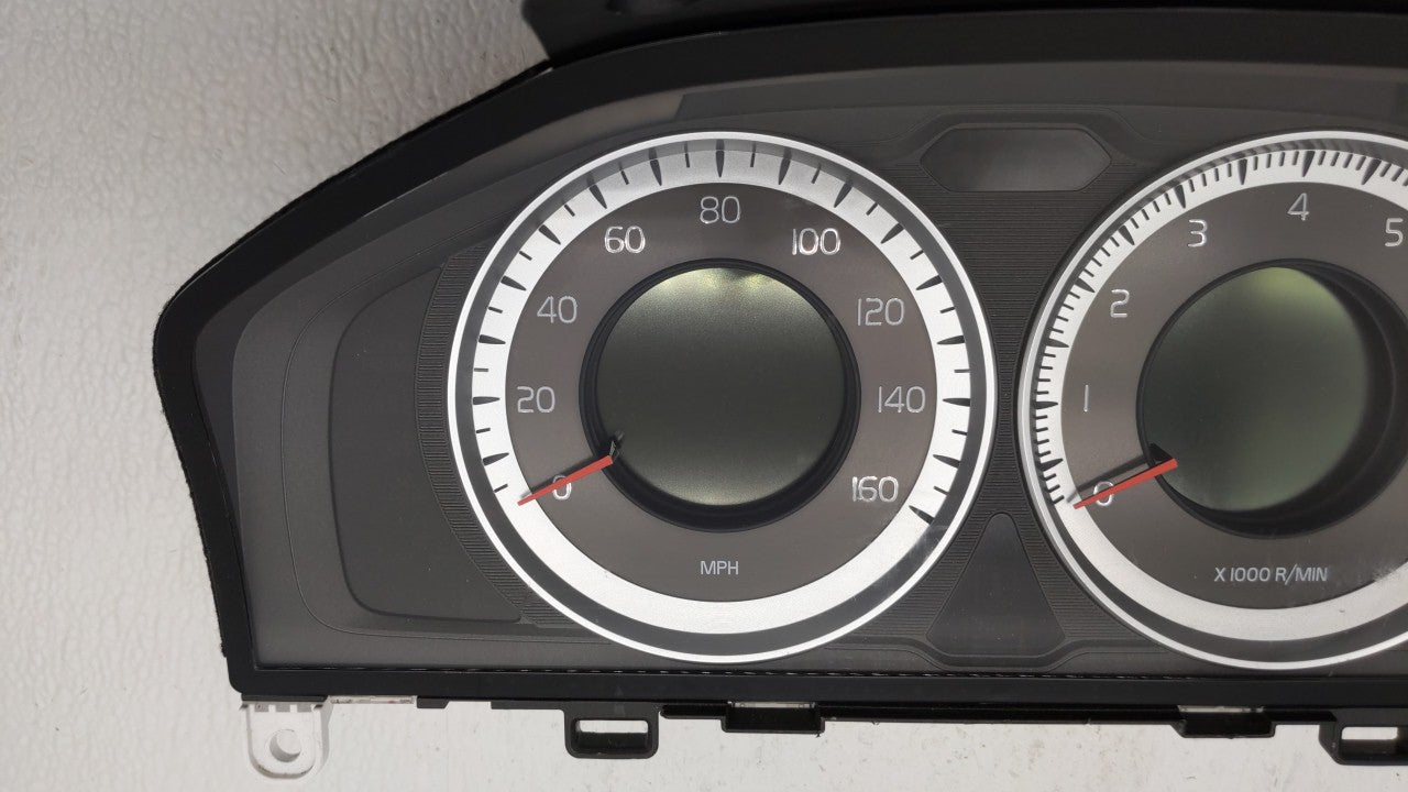 2014 Volvo Xc60 Instrument Cluster Speedometer Gauges P/N:31343326AA 31296371AB Fits Fits 2011 2012 2013 OEM Used Auto Parts