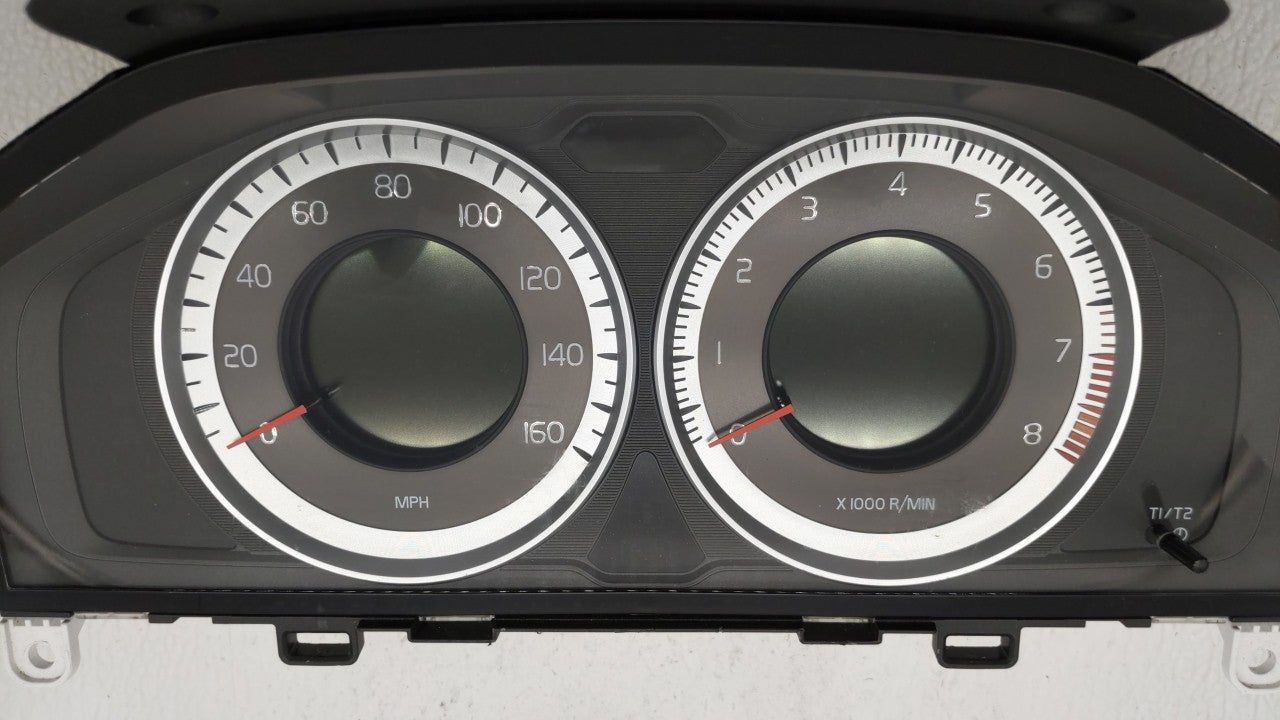 2014 Volvo Xc60 Instrument Cluster Speedometer Gauges P/N:31343326AA 31296371AB Fits Fits 2011 2012 2013 OEM Used Auto Parts
