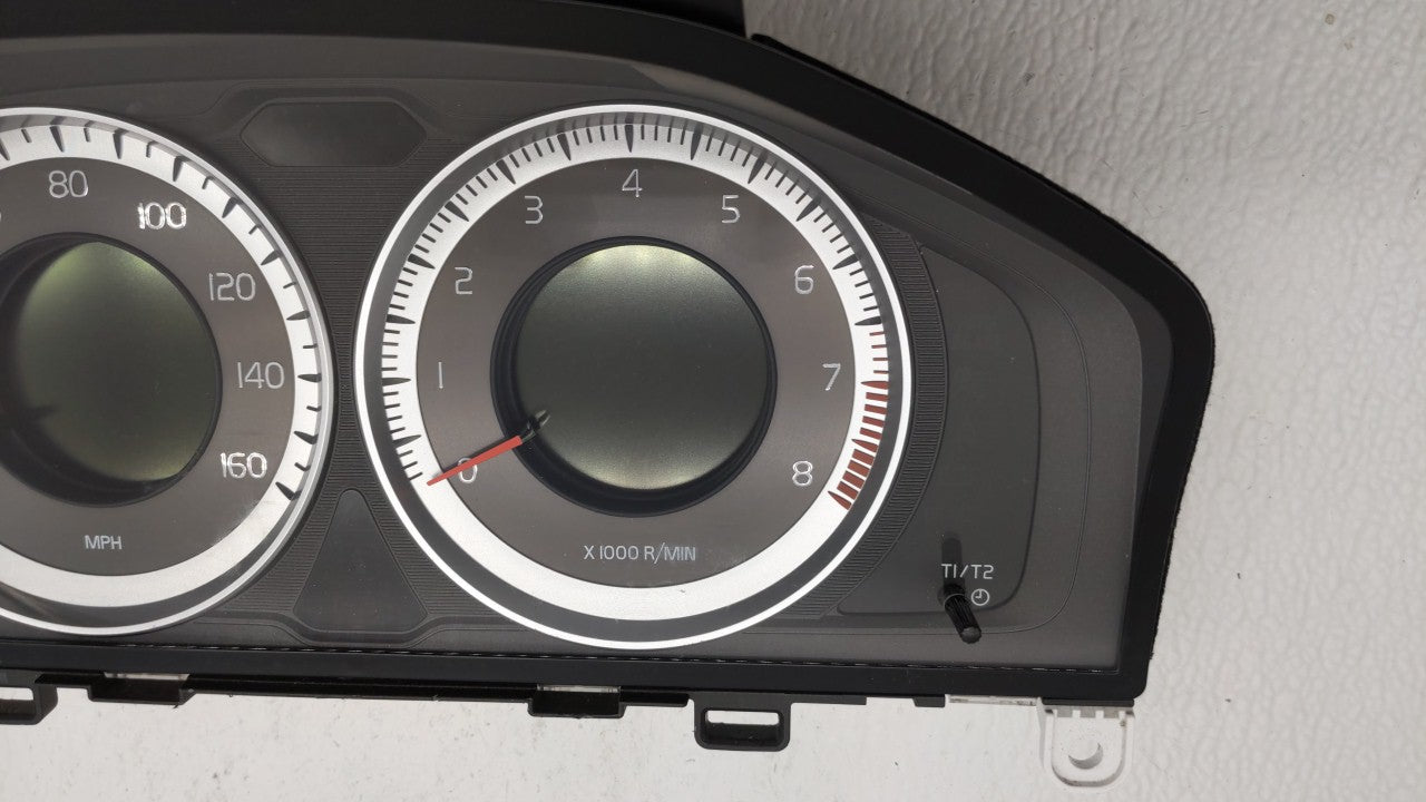2014 Volvo Xc60 Instrument Cluster Speedometer Gauges P/N:31343326AA 31296371AB Fits Fits 2011 2012 2013 OEM Used Auto Parts