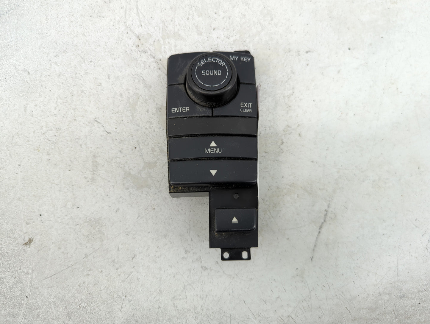 2014 Volvo Xc90 Radio AM FM Cd Player Receiver Replacement P/N:19206 05W41T, 30752174 Fits OEM Used Auto Parts - Oemusedauto