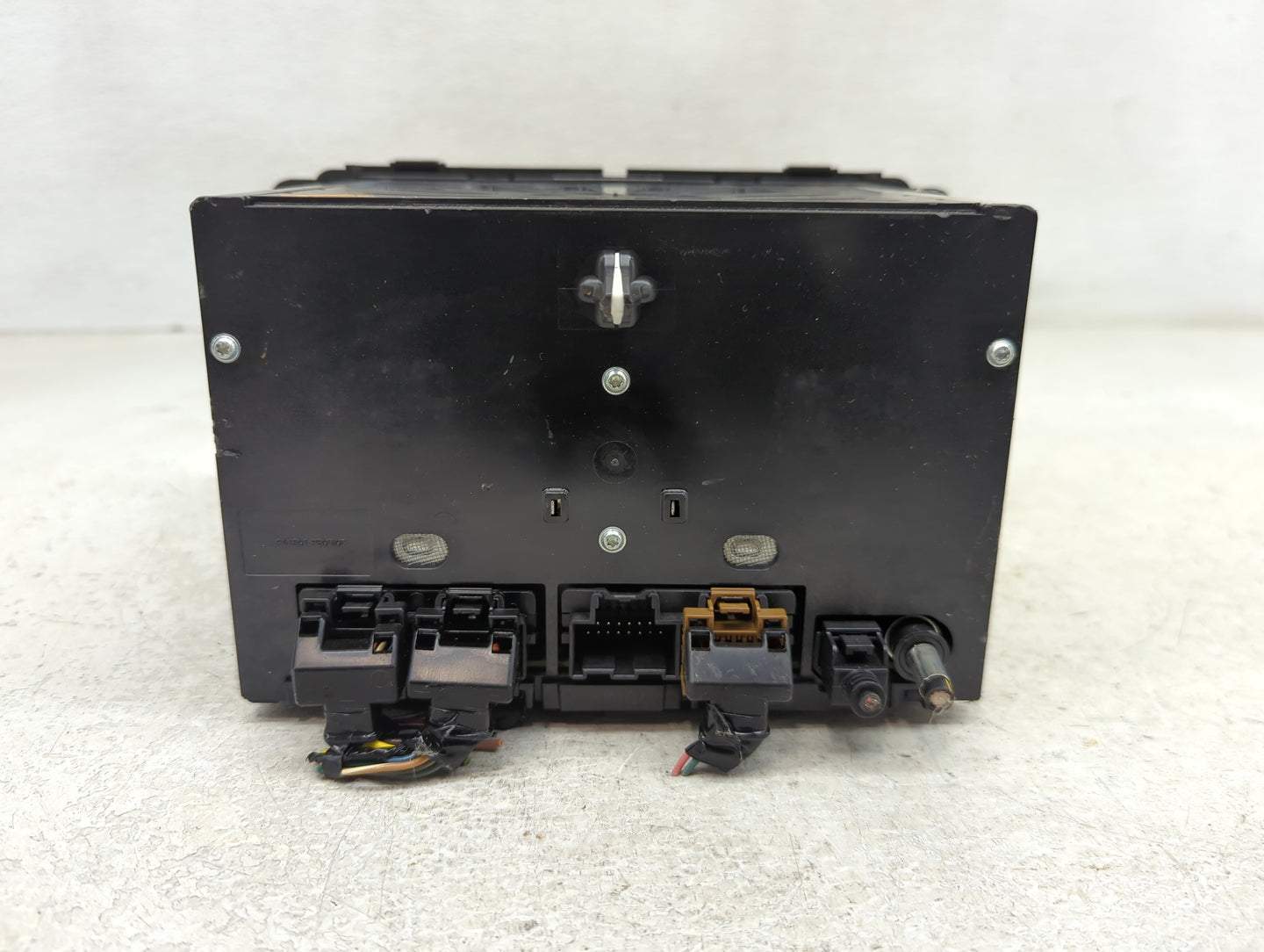 2013-2014 Chevrolet Traverse Radio AM FM Cd Player Receiver Replacement P/N:23162866 Fits Fits 2013 2014 OEM Used Auto Parts