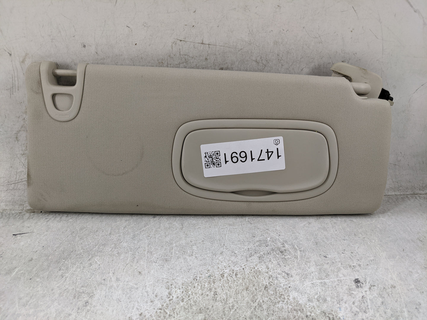 2015 Cherokee Sun Visor Shade Replacement Passenger Right Mirror Fits Fits 2014 2016 2017 2018 OEM Used Auto Parts - Oemused