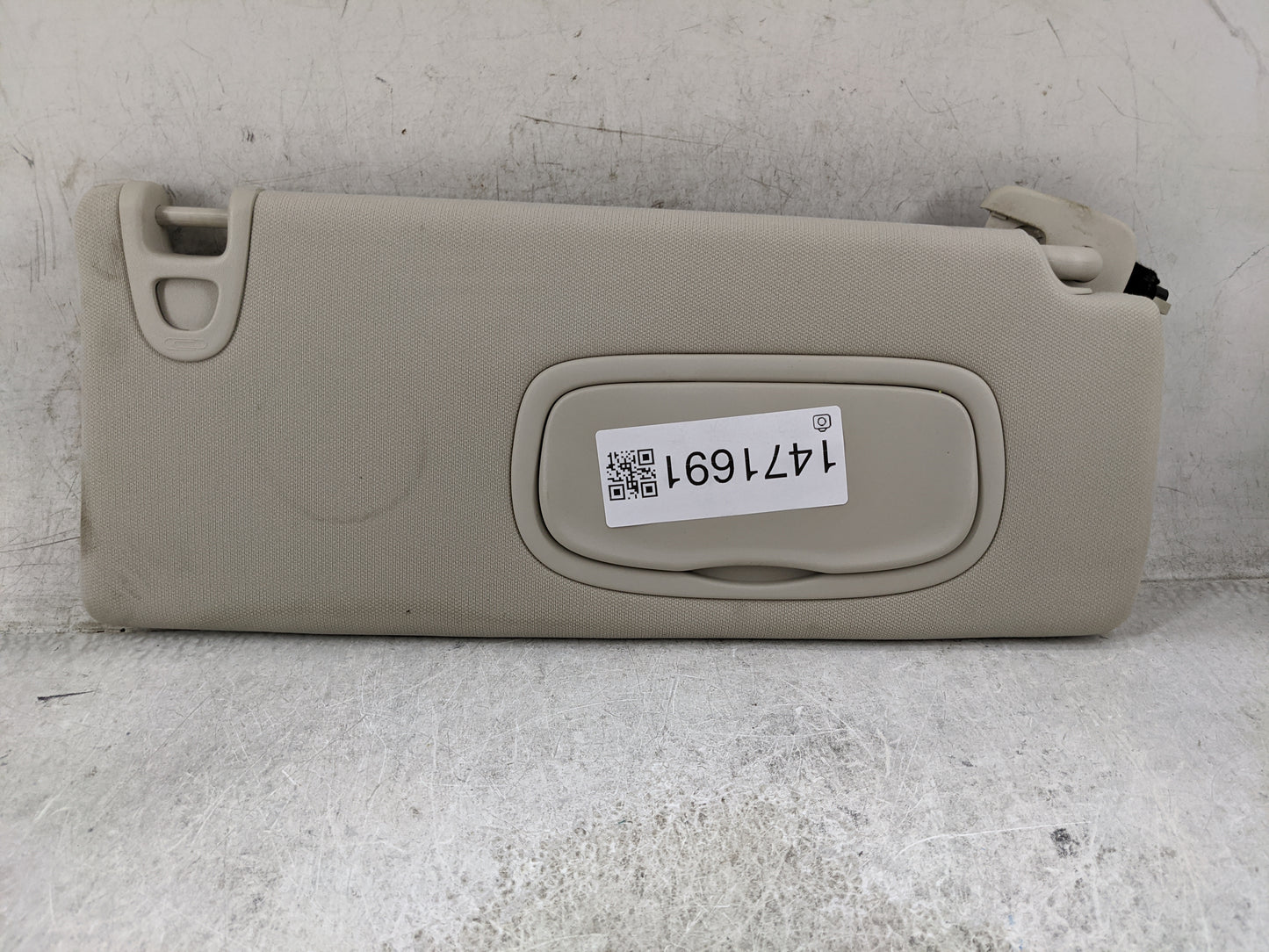 2015 Cherokee Sun Visor Shade Replacement Passenger Right Mirror Fits Fits 2014 2016 2017 2018 OEM Used Auto Parts - Oemused