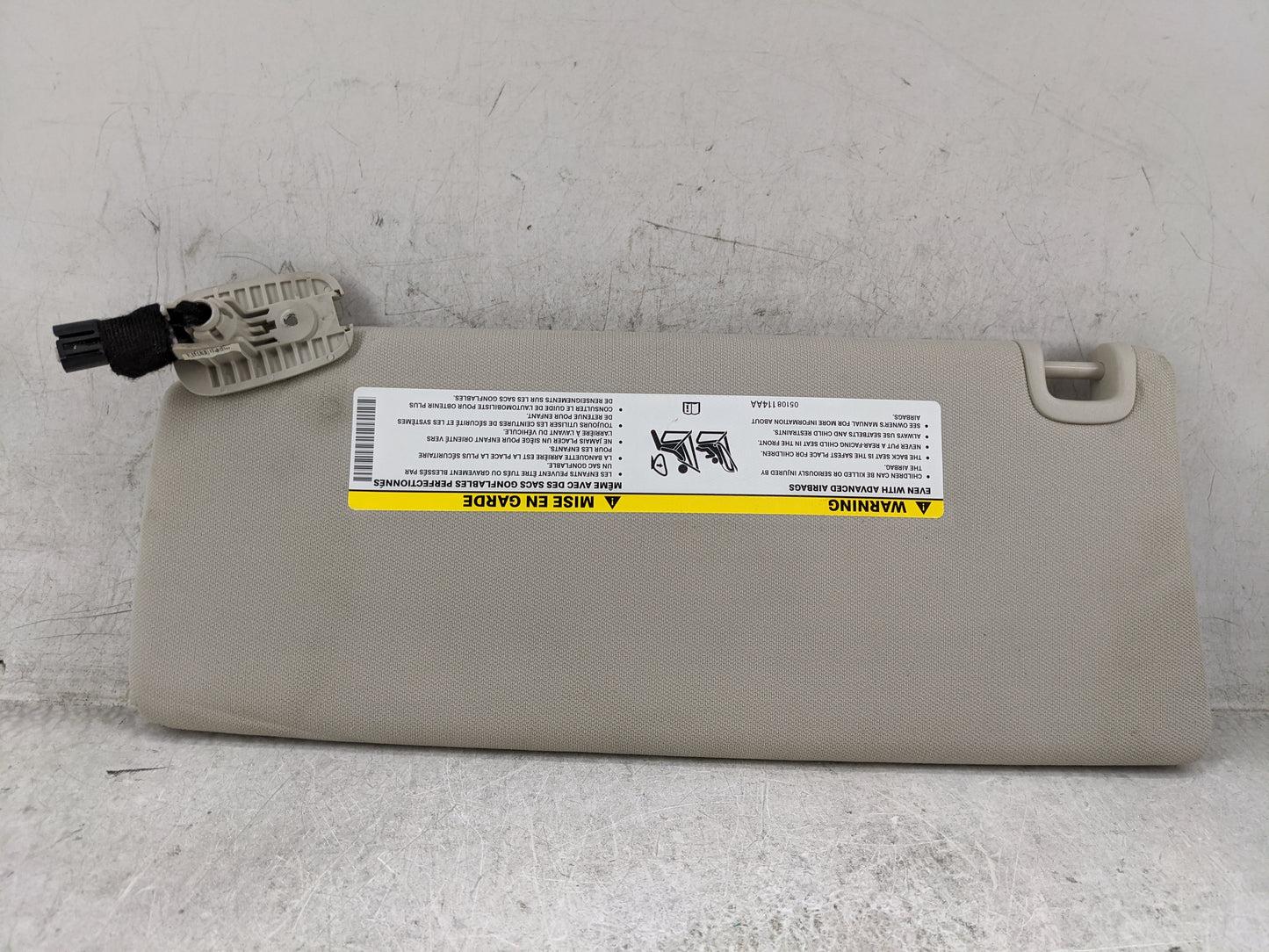 2015 Cherokee Sun Visor Shade Replacement Passenger Right Mirror Fits Fits 2014 2016 2017 2018 OEM Used Auto Parts - Oemused