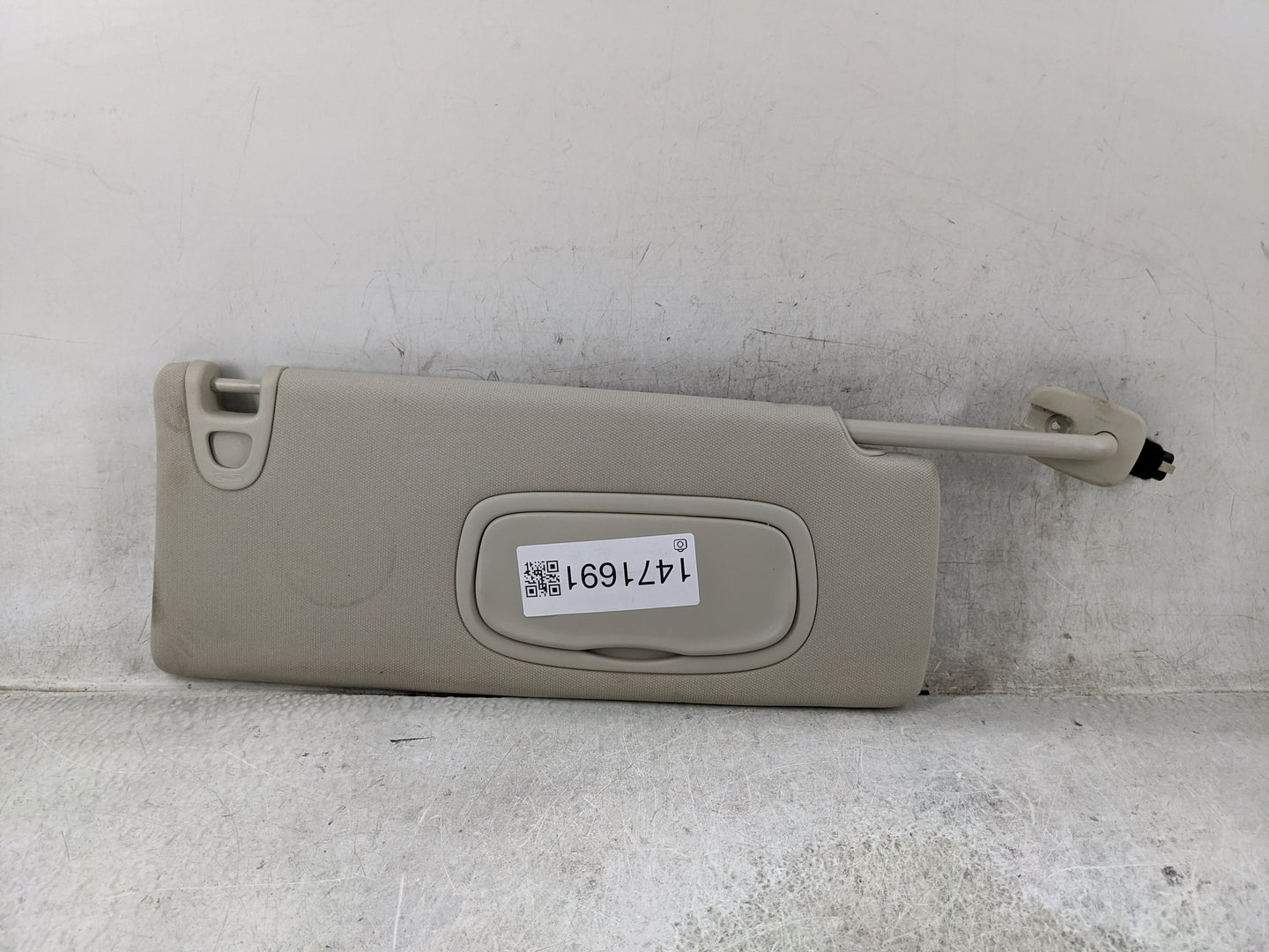 2015 Cherokee Sun Visor Shade Replacement Passenger Right Mirror Fits Fits 2014 2016 2017 2018 OEM Used Auto Parts - Oemused