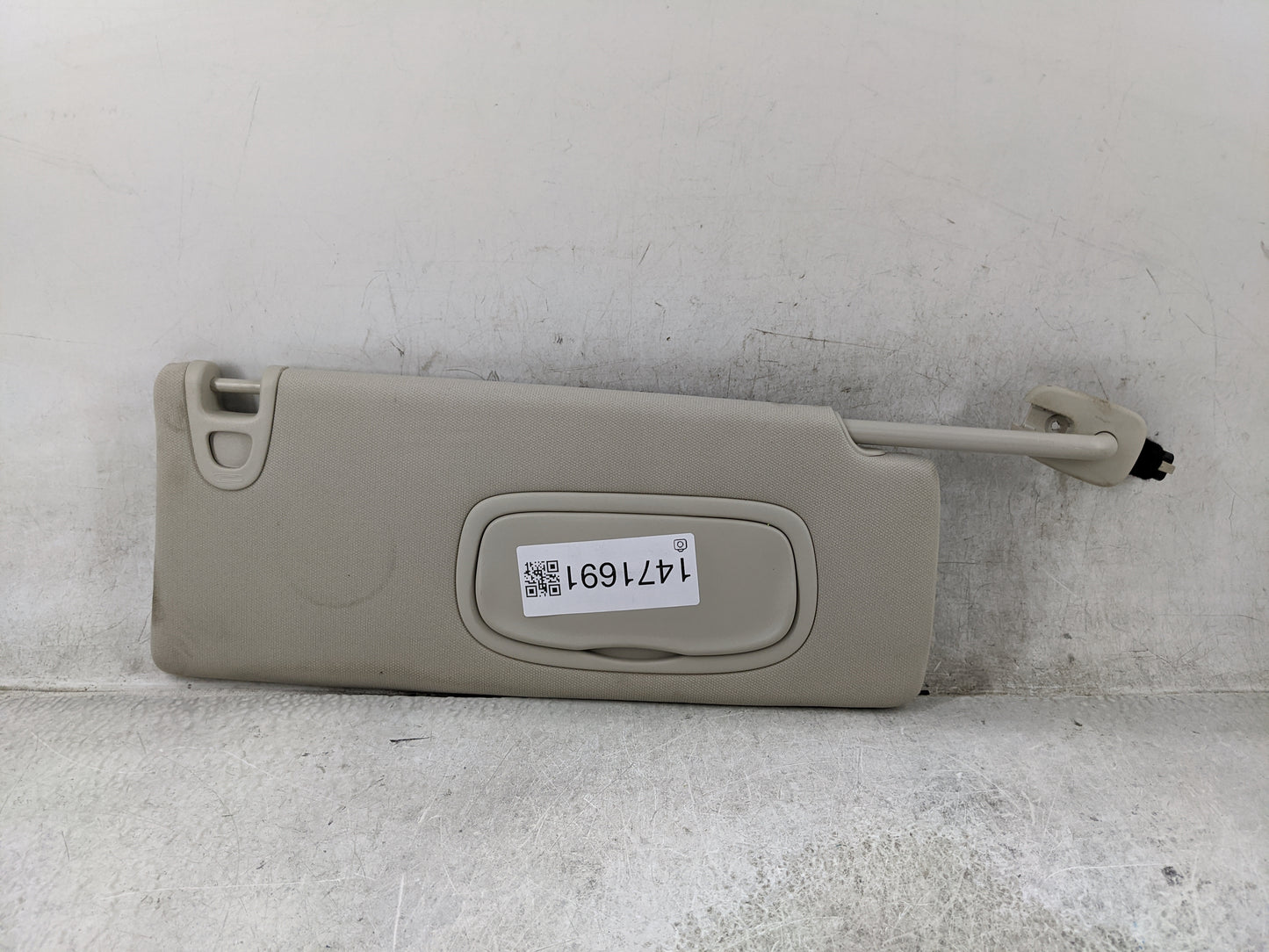 2015 Cherokee Sun Visor Shade Replacement Passenger Right Mirror Fits Fits 2014 2016 2017 2018 OEM Used Auto Parts - Oemused