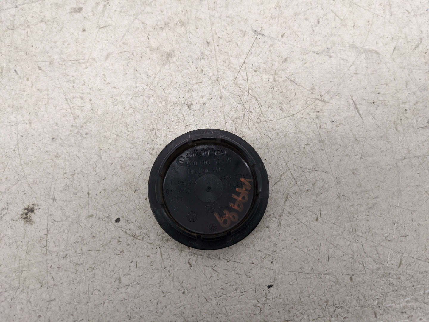 2015 Volkswagen Jetta Rim Wheel Center Cap 1481038 - Oemusedautoparts1.com