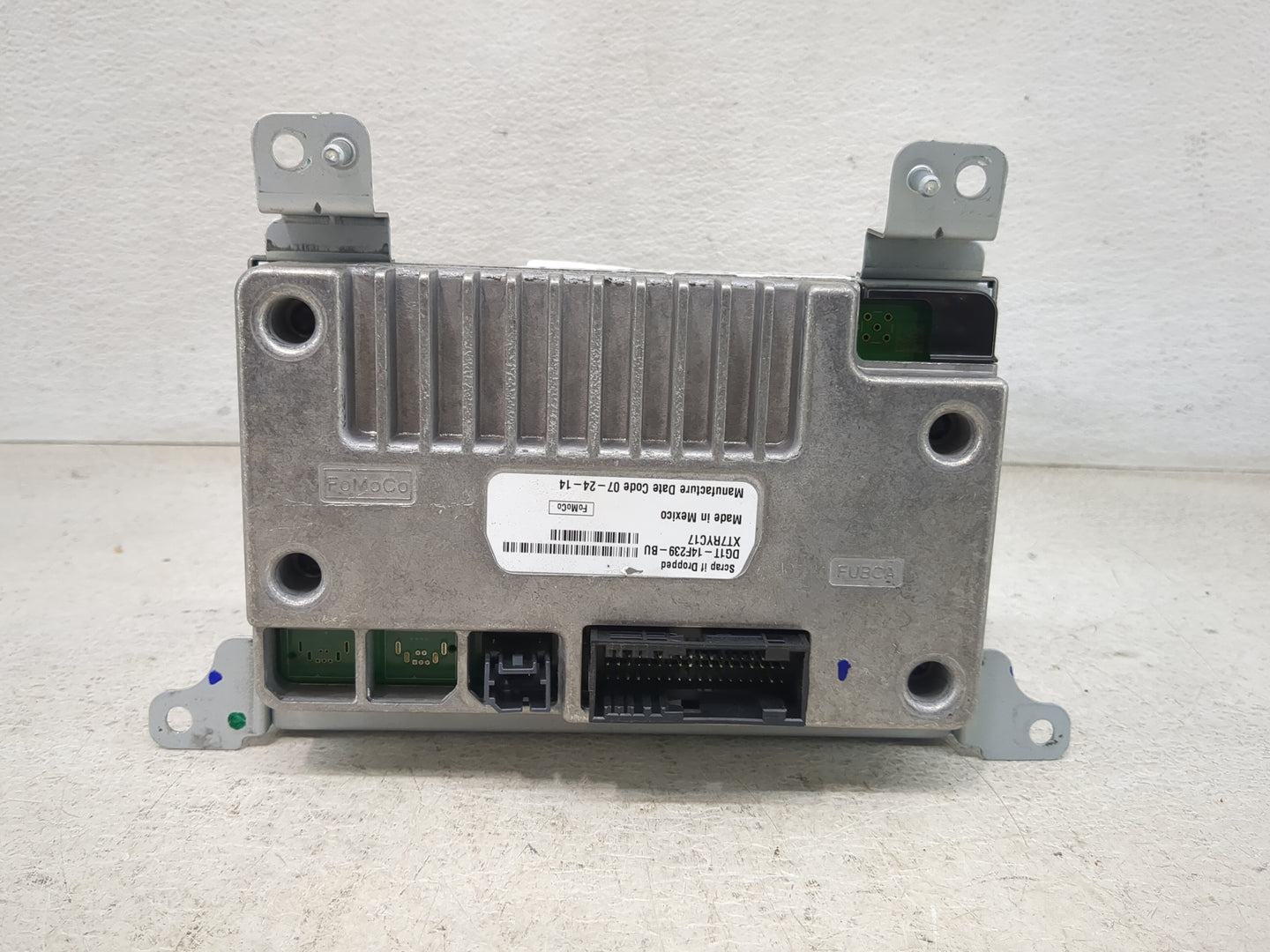 2013-2016 Ford Taurus Radio Display Info Screen Oem - Oemusedautoparts1.com