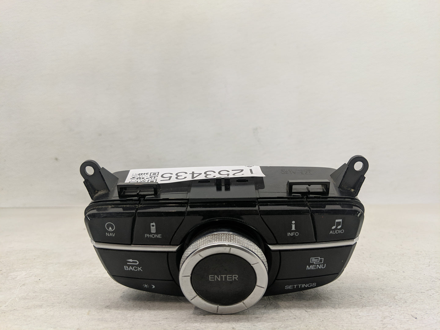 2015-2018 Acura Tlx Radio AM FM Cd Player Receiver Replacement Fits Fits 2015 2016 2017 2018 OEM Used Auto Parts - Oemusedau