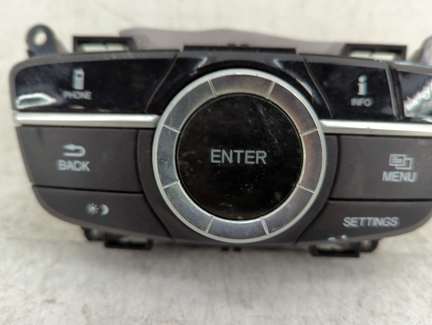 2015-2018 Acura Tlx Radio AM FM Cd Player Receiver Replacement P/N:M57122 Fits Fits 2015 2016 2017 2018 OEM Used Auto Parts 