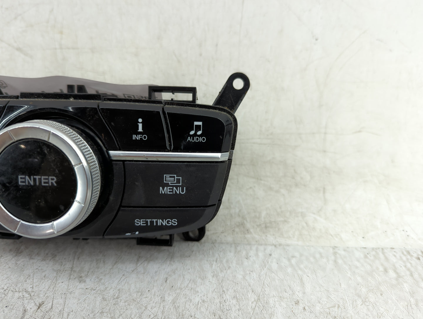 2015-2018 Acura Tlx Radio AM FM Cd Player Receiver Replacement P/N:M57122 Fits Fits 2015 2016 2017 2018 OEM Used Auto Parts 
