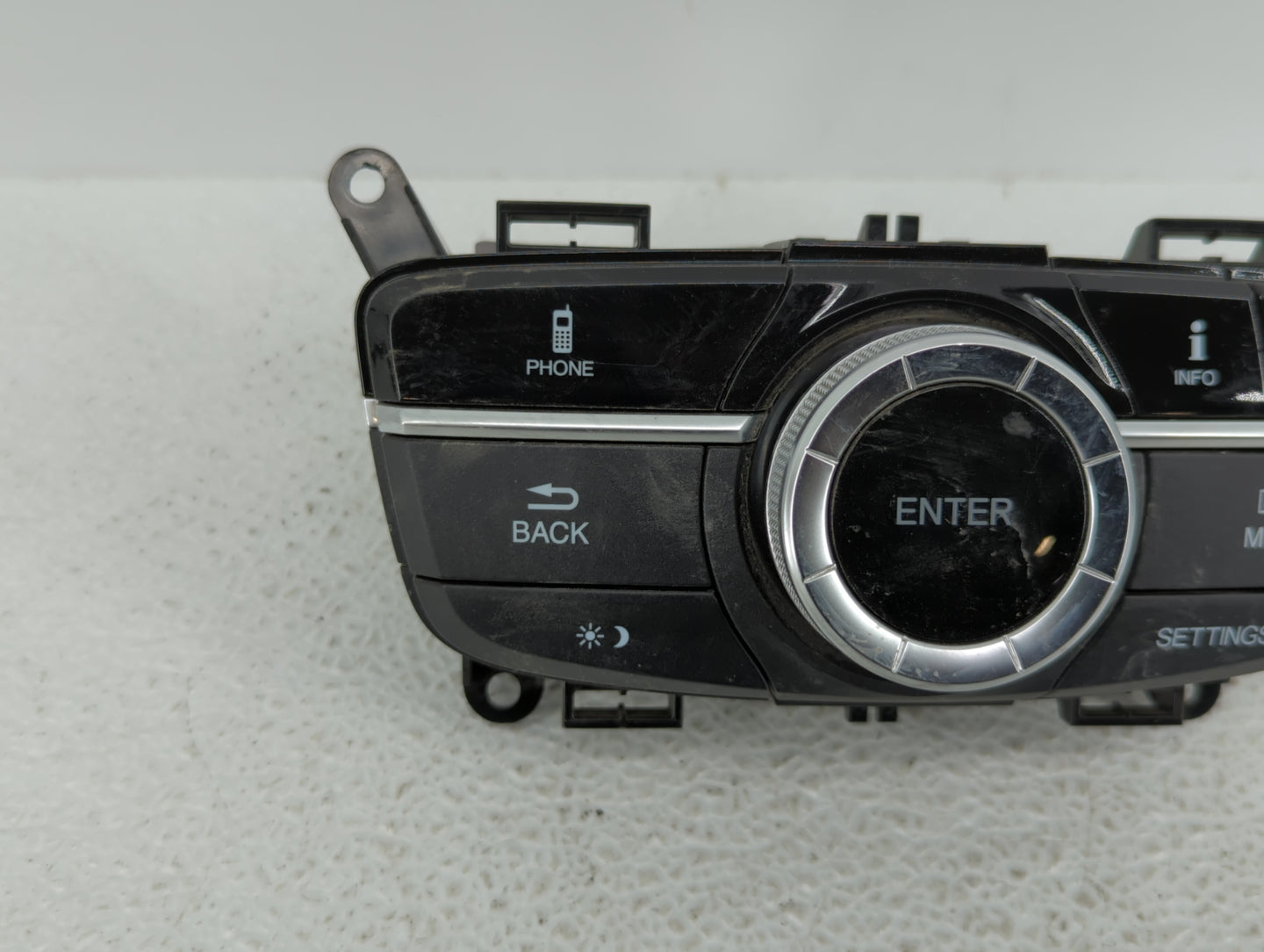 2015-2017 Acura Tlx Radio AM FM Cd Player Receiver Replacement Fits Fits 2015 2016 2017 OEM Used Auto Parts - Oemusedautopar