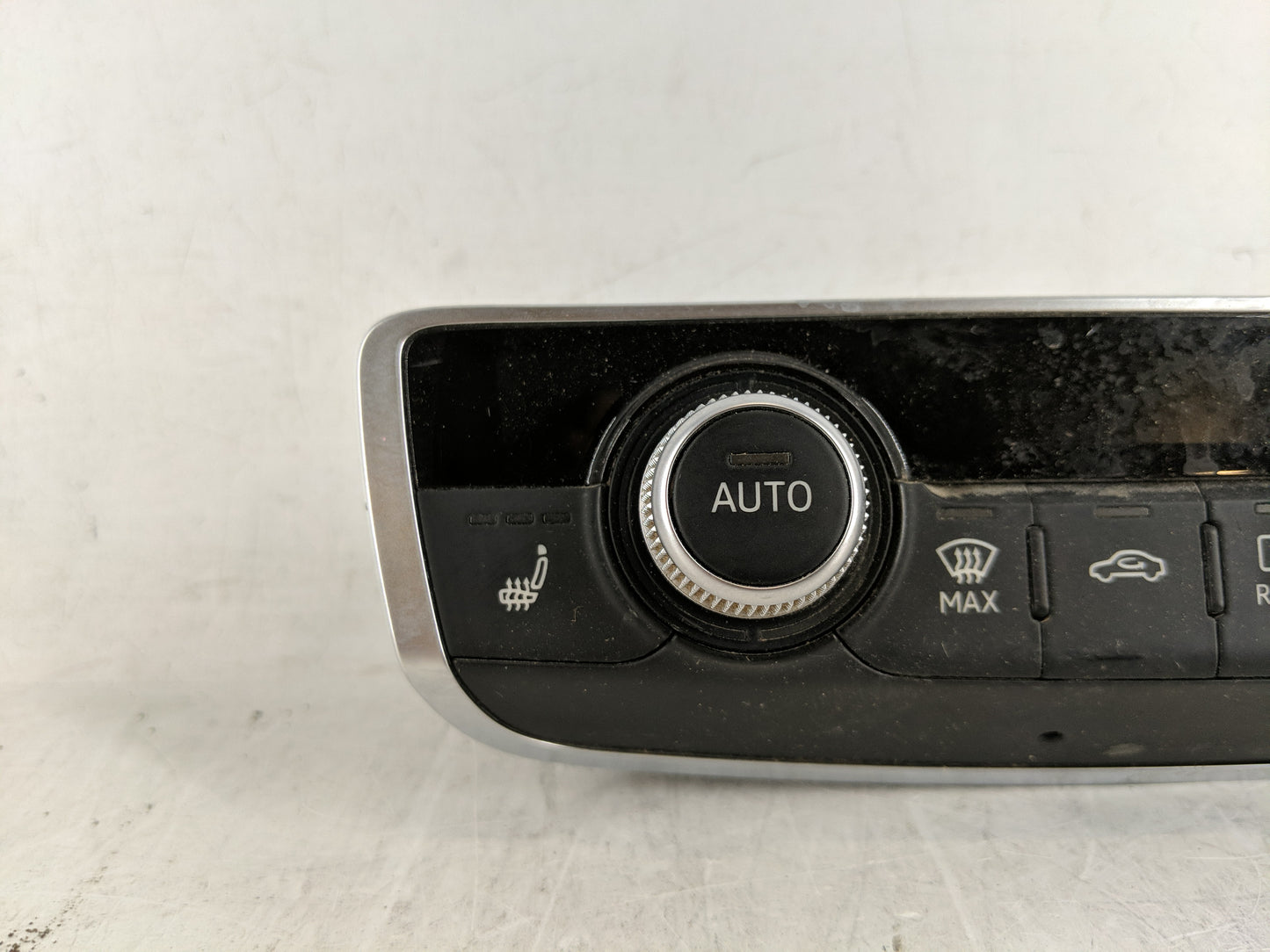 2015-2018 Audi A3 Climate Control Module Temperature AC/Heater Replacement P/N:8V0 820 043 D Fits Fits 2015 2016 2017 2018 O