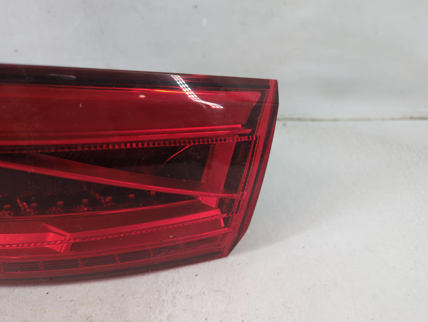 2015-2016 Audi A3 Tail Light Assembly Passenger Right OEM P/N:8V5 945 096 C Fits Fits 2015 2016 OEM Used Auto Parts - Oemuse