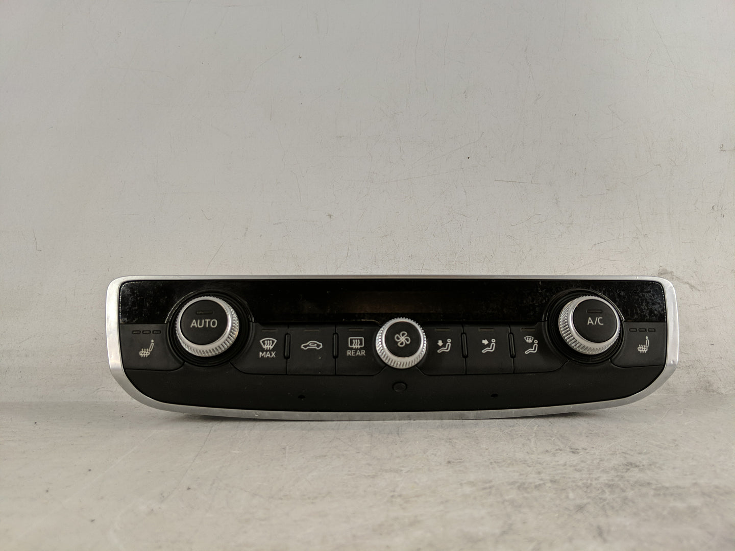 2015-2018 Audi A3 Climate Control Module Temperature AC/Heater Replacement P/N:8V0 820 043 D Fits Fits 2015 2016 2017 2018 O