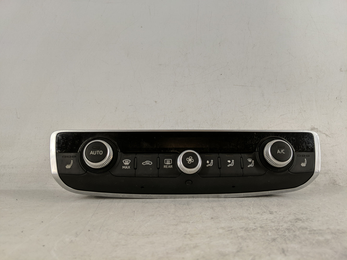 2015-2018 Audi A3 Climate Control Module Temperature AC/Heater Replacement P/N:8V0 820 043 D Fits Fits 2015 2016 2017 2018 O
