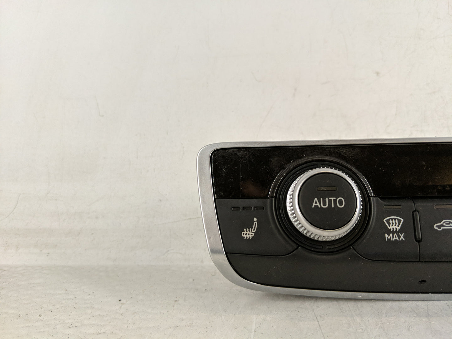 2015-2018 Audi A3 Climate Control Module Temperature AC/Heater Replacement P/N:8V0 820 043 D Fits Fits 2015 2016 2017 2018 O