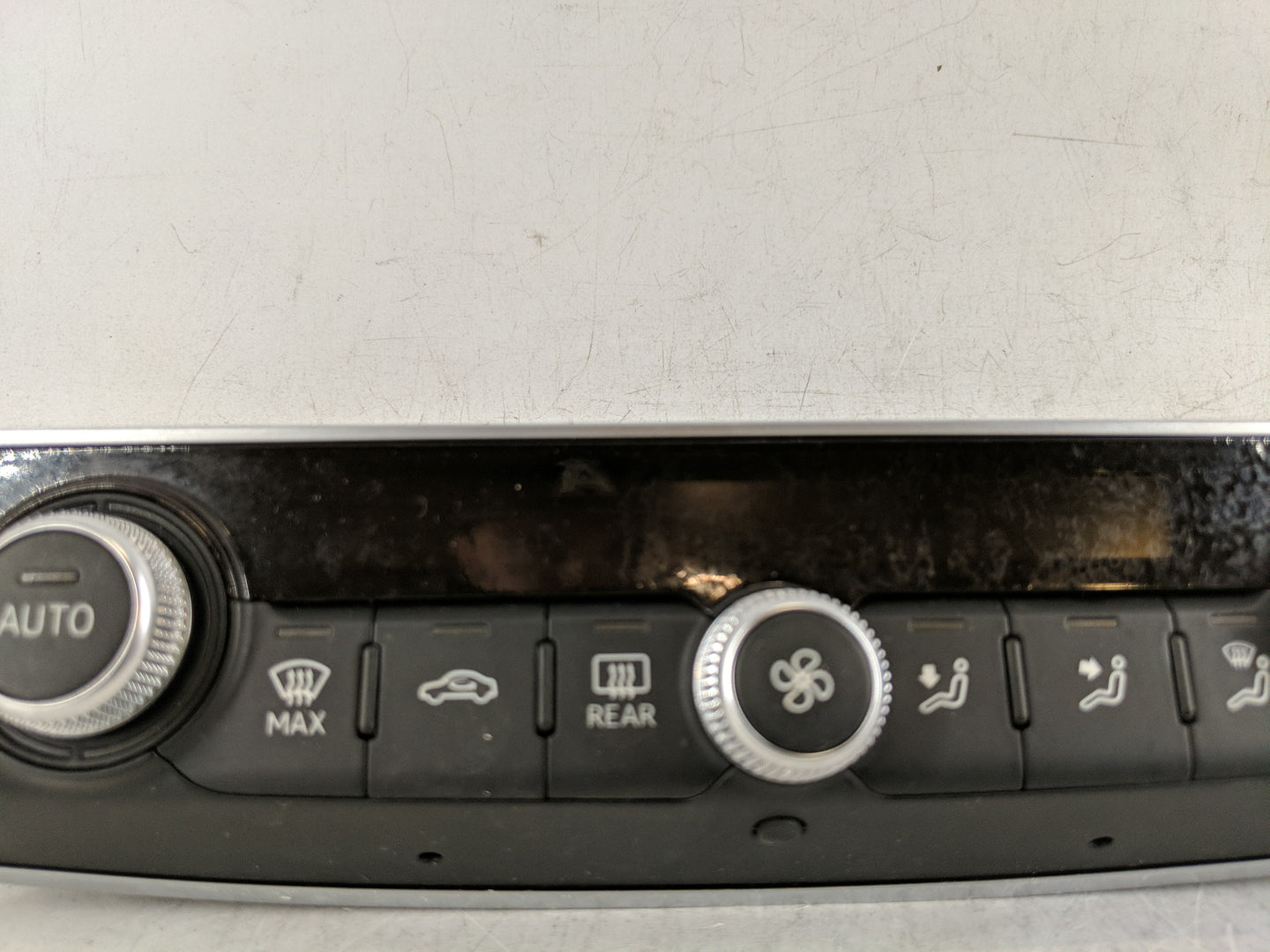 2015-2018 Audi A3 Climate Control Module Temperature AC/Heater Replacement P/N:8V0 820 043 D Fits Fits 2015 2016 2017 2018 O