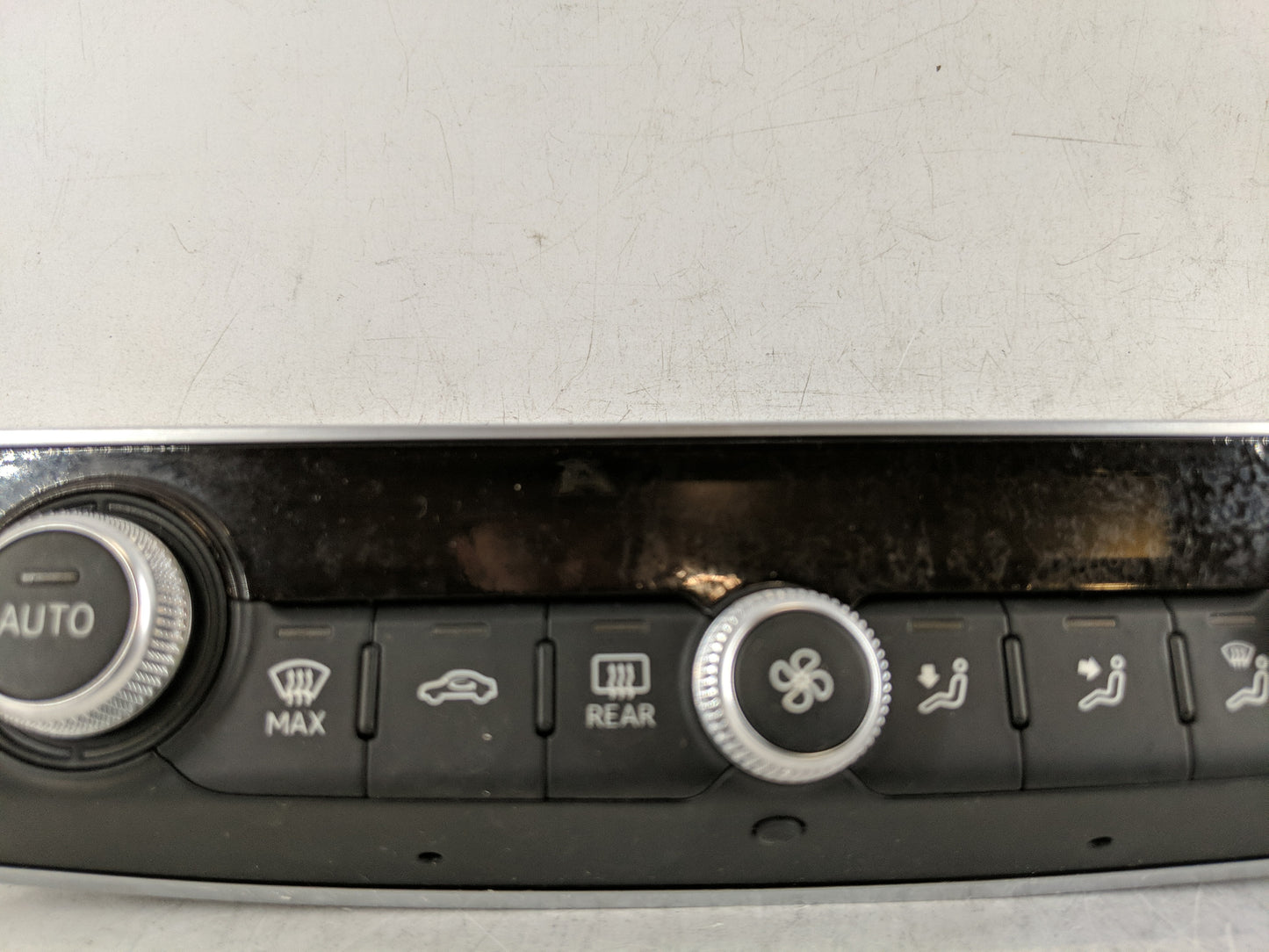2015-2018 Audi A3 Climate Control Module Temperature AC/Heater Replacement P/N:8V0 820 043 D Fits Fits 2015 2016 2017 2018 O