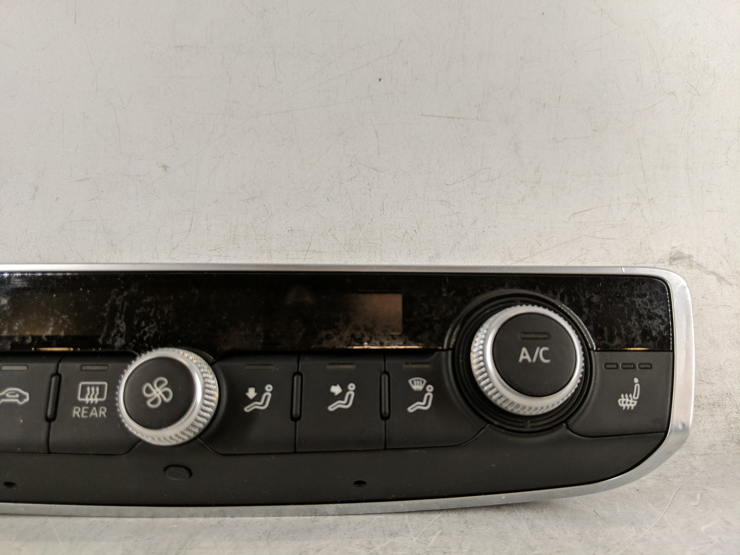 2015-2018 Audi A3 Climate Control Module Temperature AC/Heater Replacement P/N:8V0 820 043 D Fits Fits 2015 2016 2017 2018 O