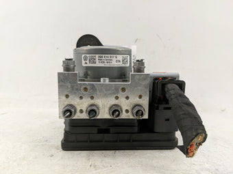 compare product 2015-2016 Audi A3 ABS Pump Control Module Replacement P/N:5Q0 614 517 T Fits Fits 2015 2016 OEM Used Auto Parts