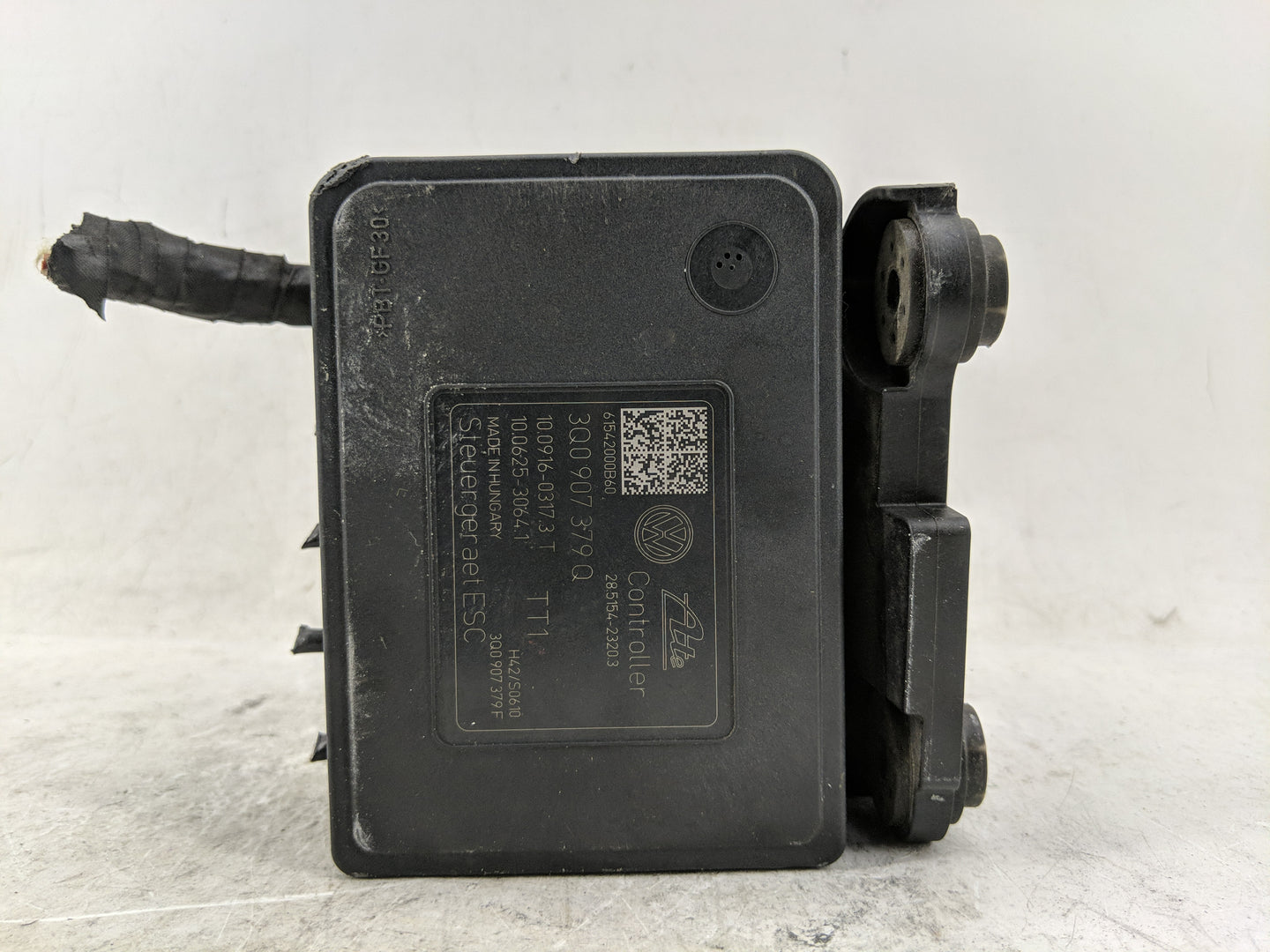 2015-2016 Audi A3 ABS Pump Control Module Replacement P/N:5Q0 614 517 T Fits Fits 2015 2016 OEM Used Auto Parts - Oemusedaut