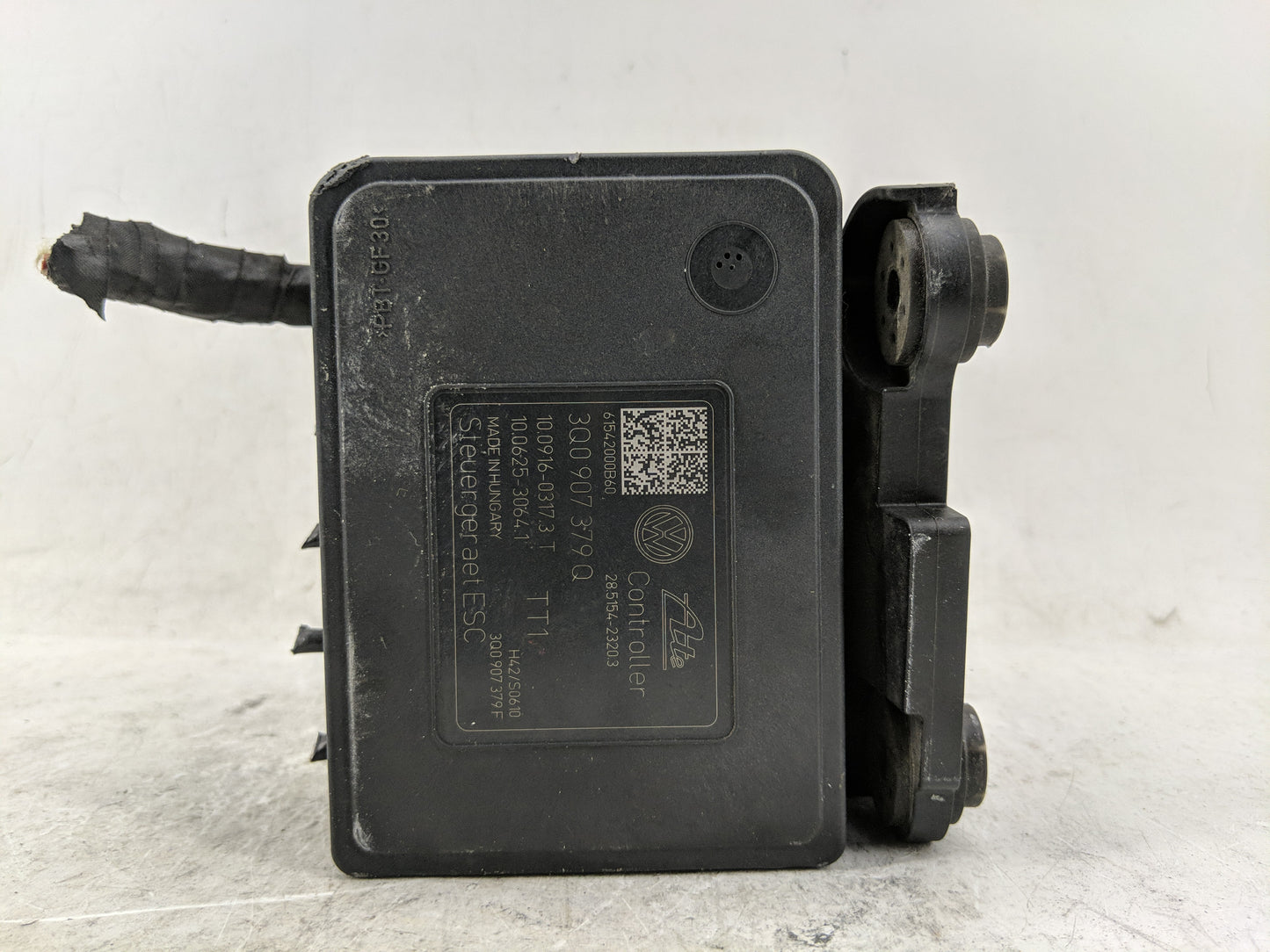 2015-2016 Audi A3 ABS Pump Control Module Replacement P/N:5Q0 614 517 T Fits Fits 2015 2016 OEM Used Auto Parts - Oemusedaut