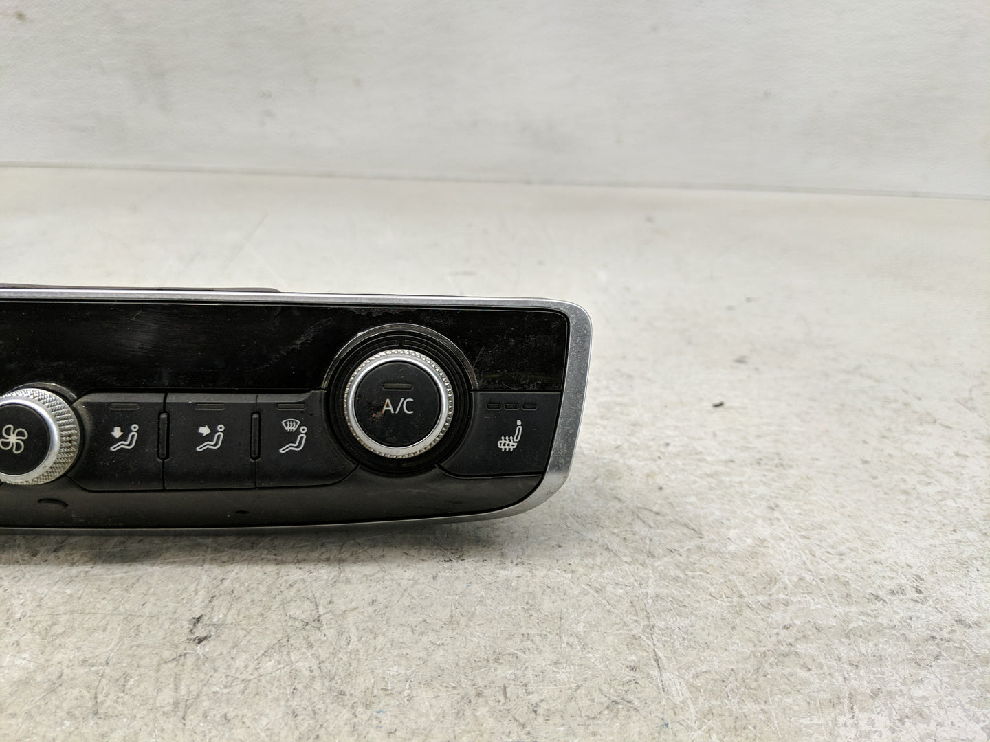 2015-2018 Audi A3 Climate Control Module Temperature AC/Heater Replacement P/N:8V0 820 043 Fits Fits 2015 2016 2017 2018 OEM