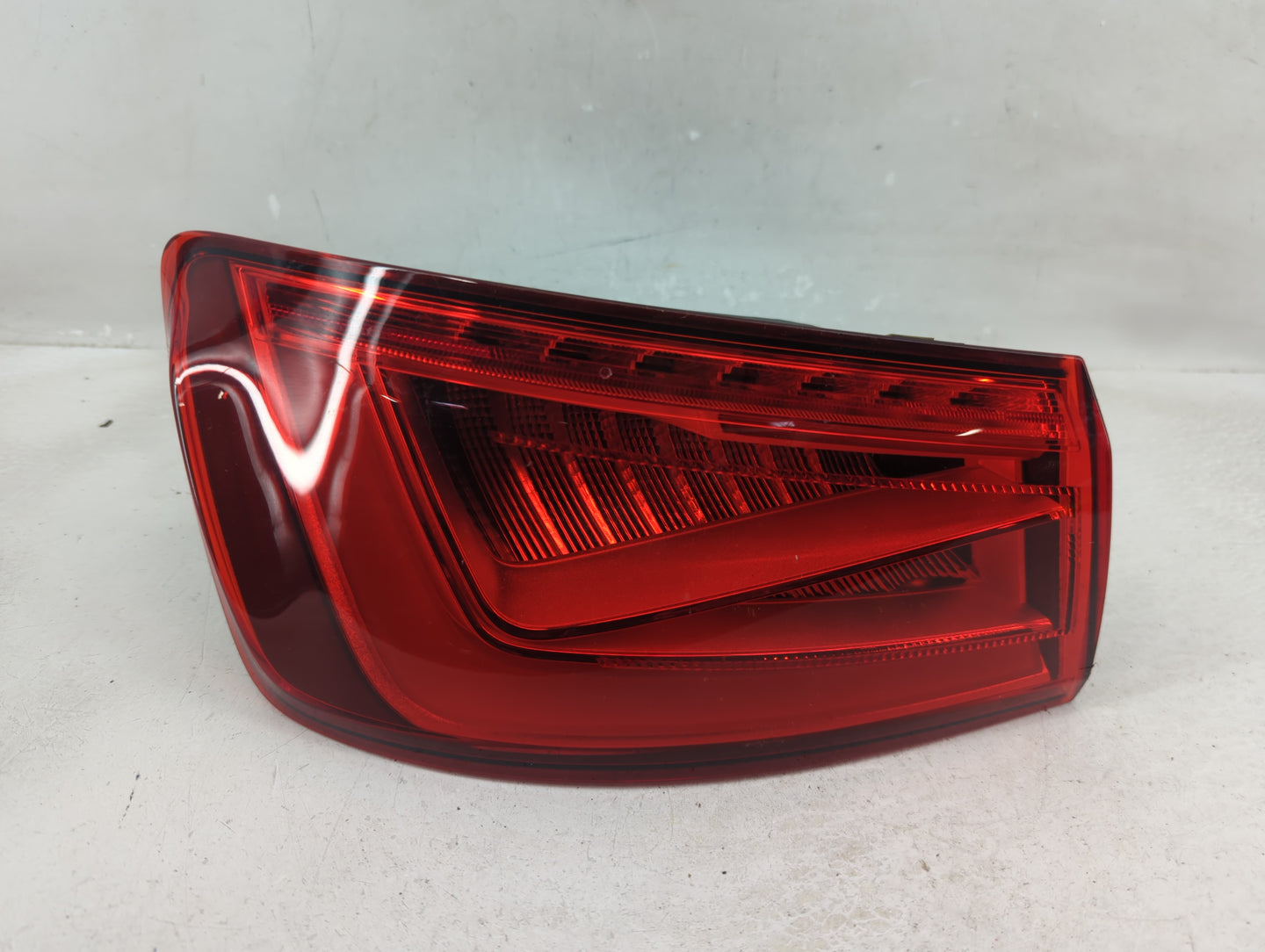 2015-2016 Audi A3 Tail Light Assembly Driver Left OEM P/N:8V5 945 095 C Fits Fits 2015 2016 OEM Used Auto Parts - Oemusedaut