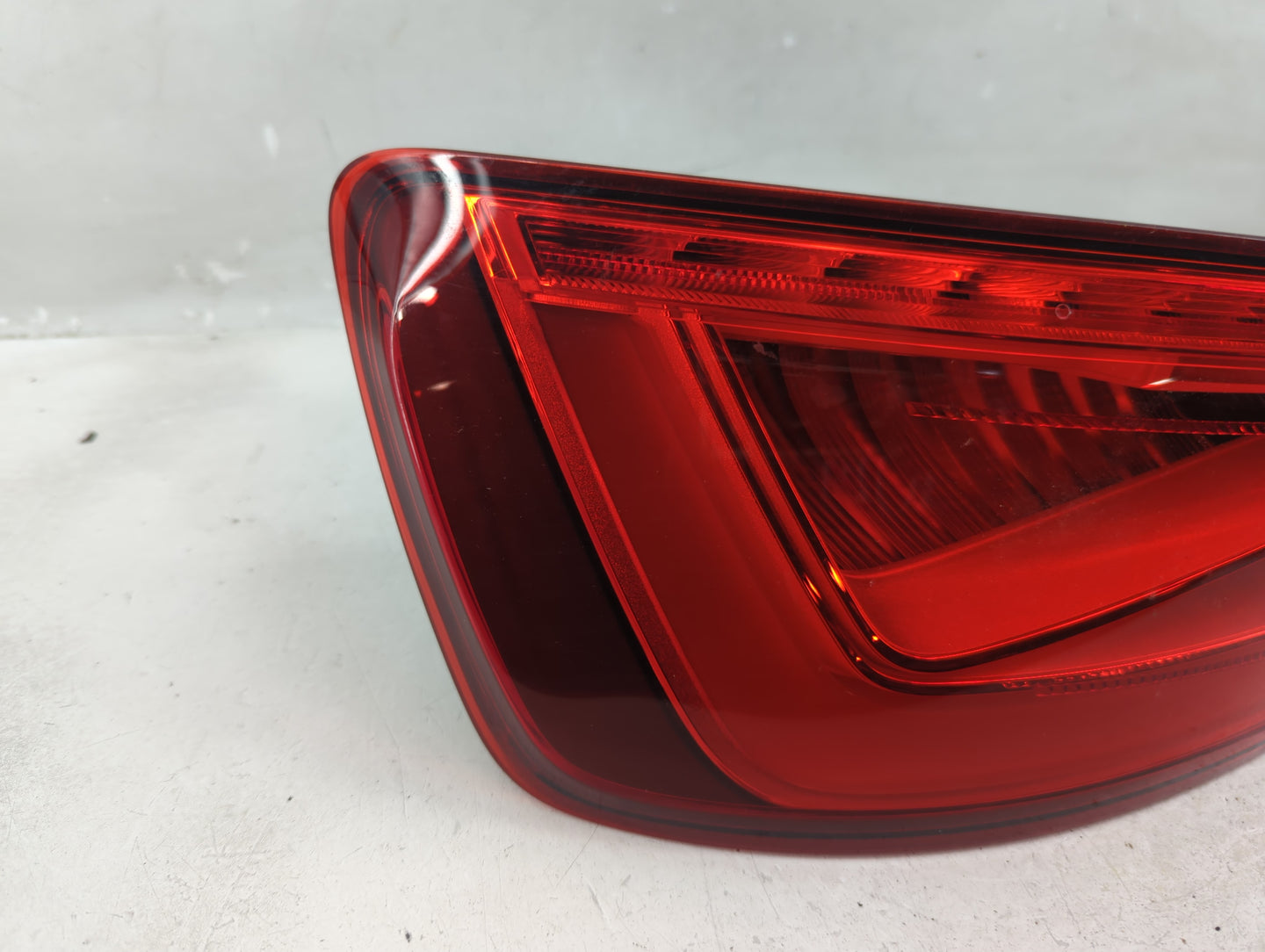 2015-2016 Audi A3 Tail Light Assembly Driver Left OEM P/N:8V5 945 095 C Fits Fits 2015 2016 OEM Used Auto Parts - Oemusedaut