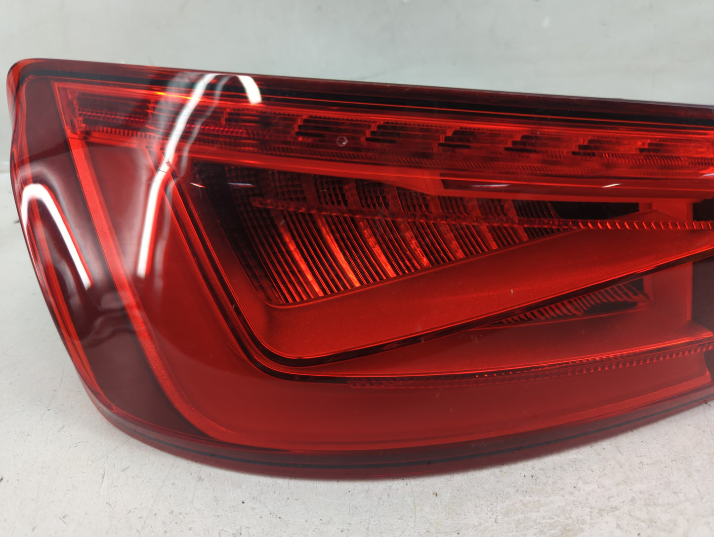 2015-2016 Audi A3 Tail Light Assembly Driver Left OEM P/N:8V5 945 095 C Fits Fits 2015 2016 OEM Used Auto Parts - Oemusedaut