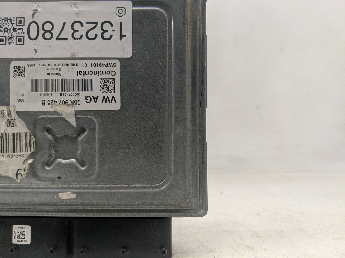 2015 Audi A3 PCM Engine Control Computer ECU ECM PCU OEM P/N:06K 907 425 B Fits Fits 2016 2017 OEM Used Auto Parts - Oemused