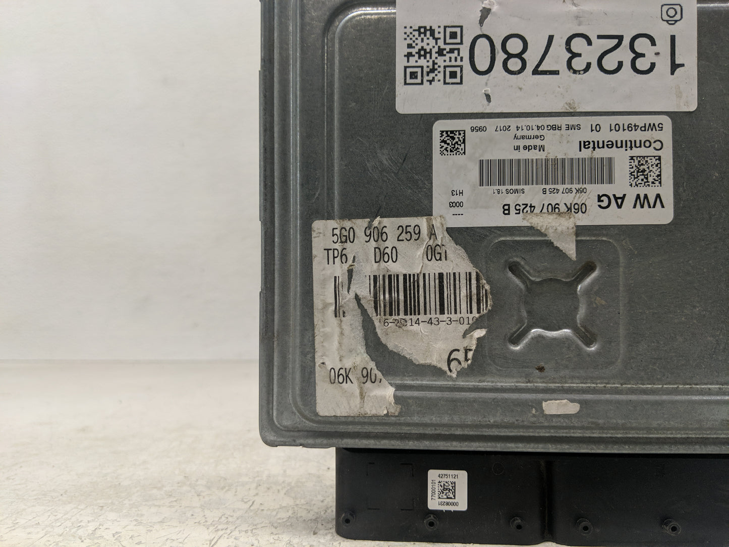 2015 Audi A3 PCM Engine Control Computer ECU ECM PCU OEM P/N:06K 907 425 B Fits Fits 2016 2017 OEM Used Auto Parts - Oemused