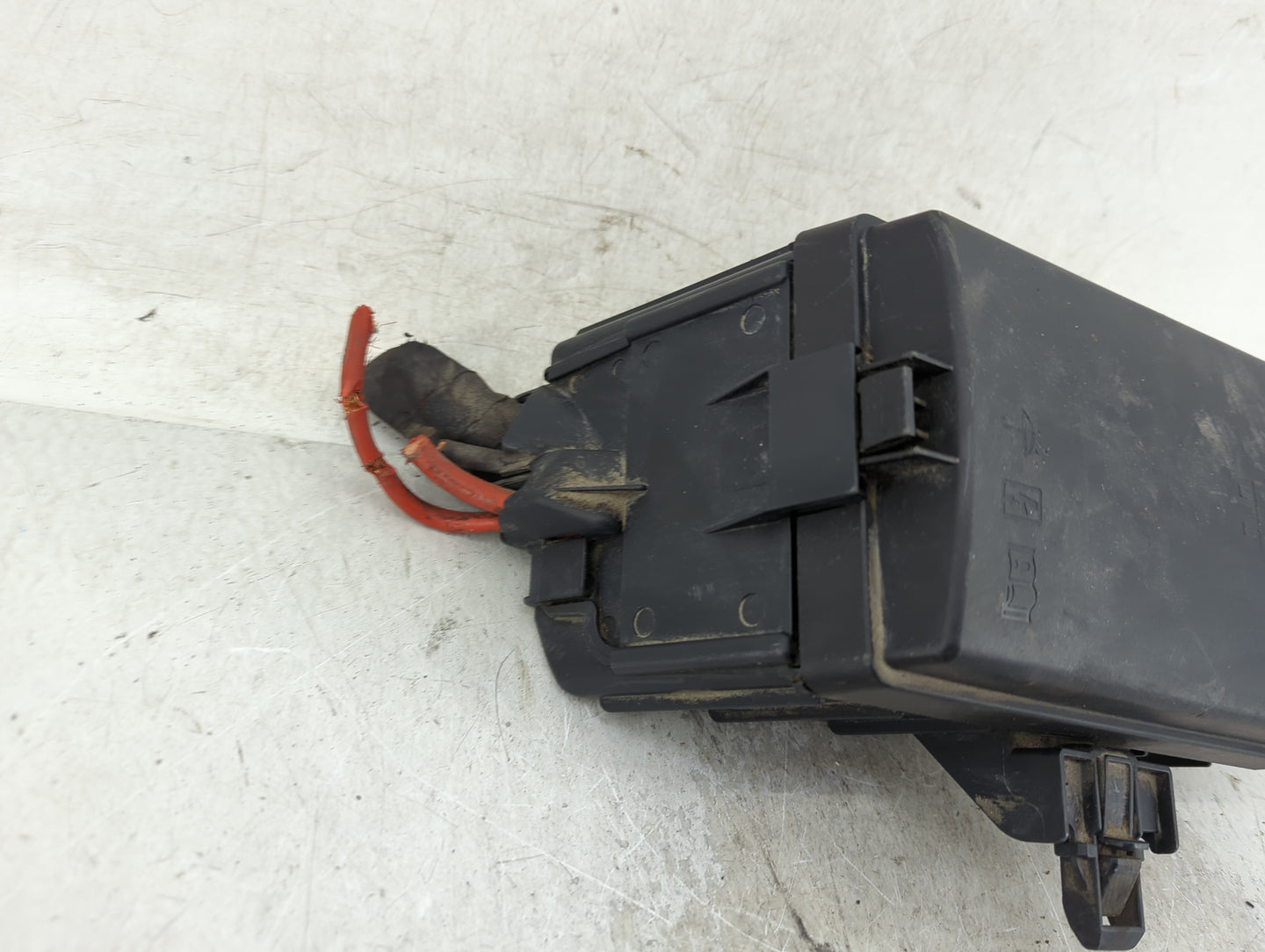 2015-2018 Audi A3 Fusebox Fuse Box Panel Relay Module P/N:6351-2835 6351-2832 Fits Fits 2015 2016 2017 2018 2019 2020 2021 O
