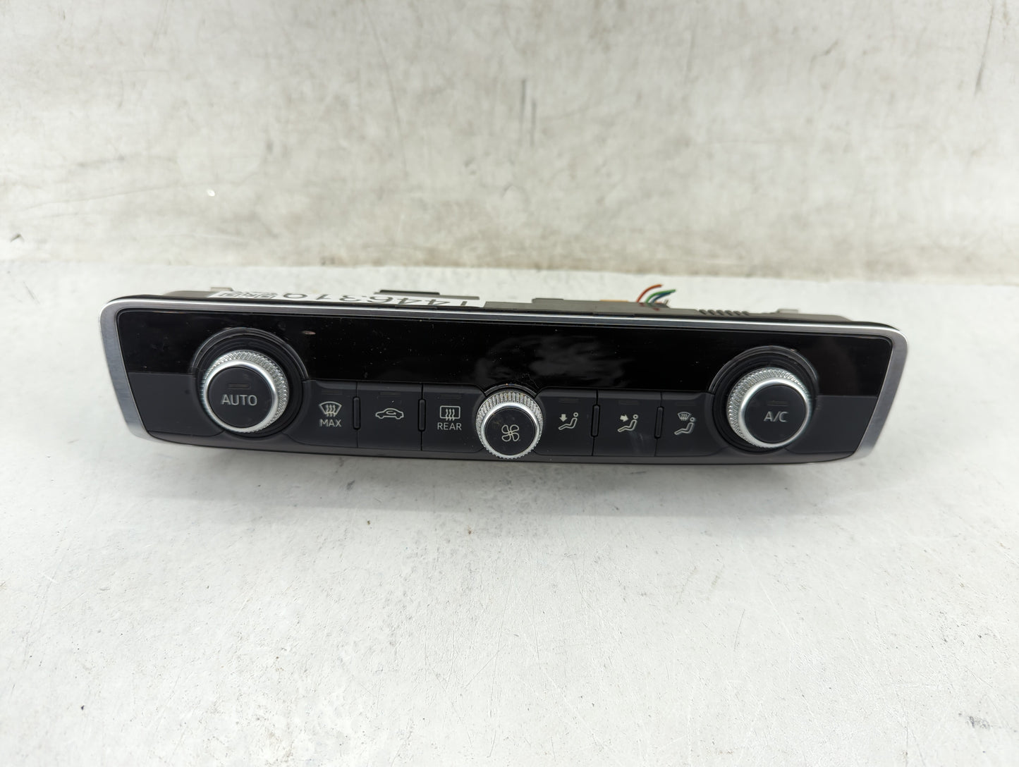2015-2018 Audi A3 Climate Control Module Temperature AC/Heater Replacement P/N:8V0820043C Fits Fits 2015 2016 2017 2018 OEM 